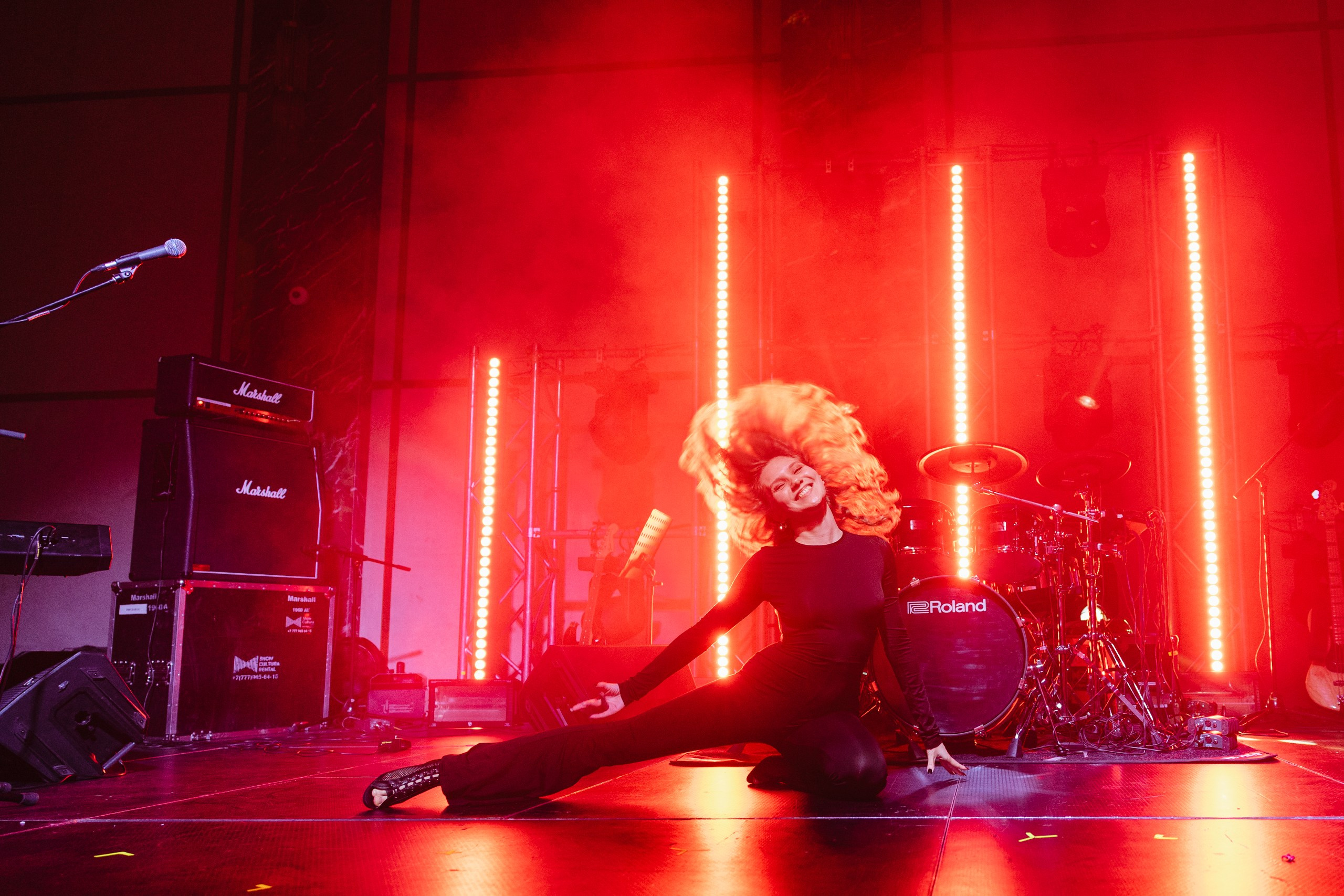 Здравствуйте! Я свадебный фотограф из Ульяновска, работаю в том числе по всей России и с выездом за границу. Снимаю свадьбы, lovestory, корпоративы, светский репортаж. Провожу обучение по фотографии, мастер-классы и воркшопы для других фотографов.