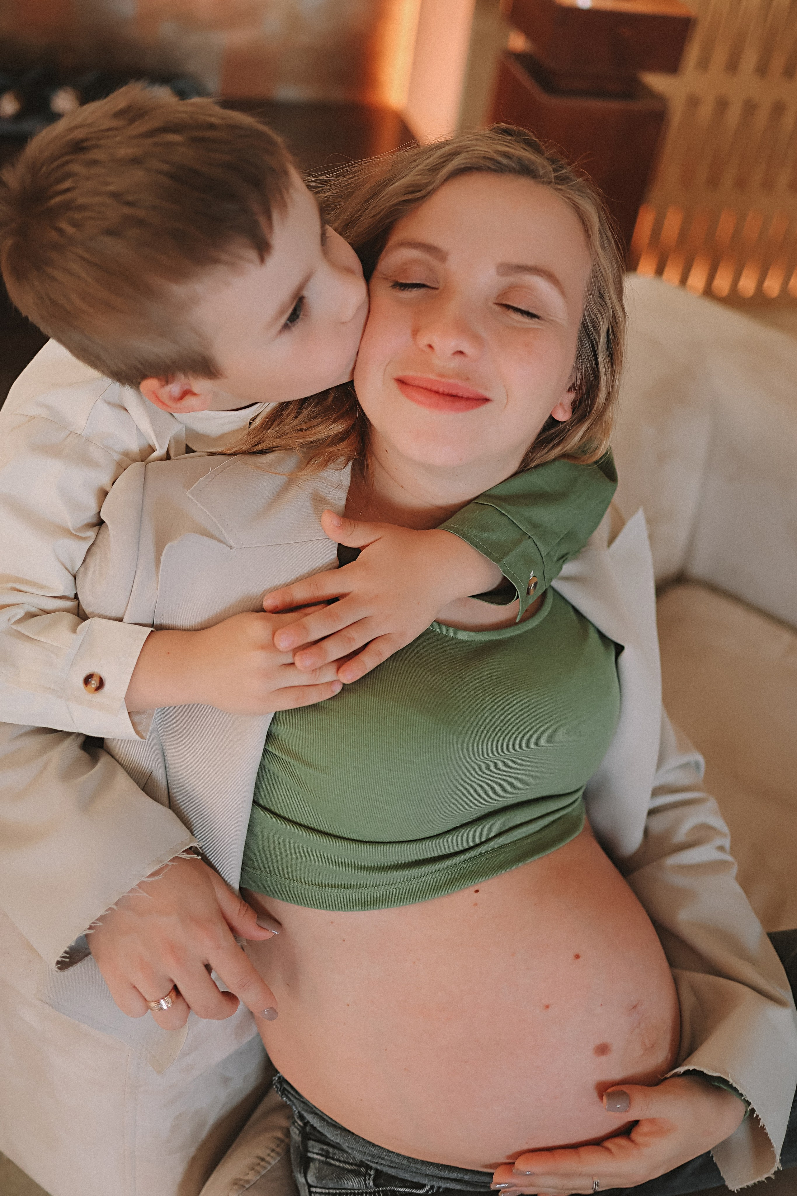 Фататум циклорама и зал. Семейный фотограф Тюмень, фотограф на роды Салмина Мария