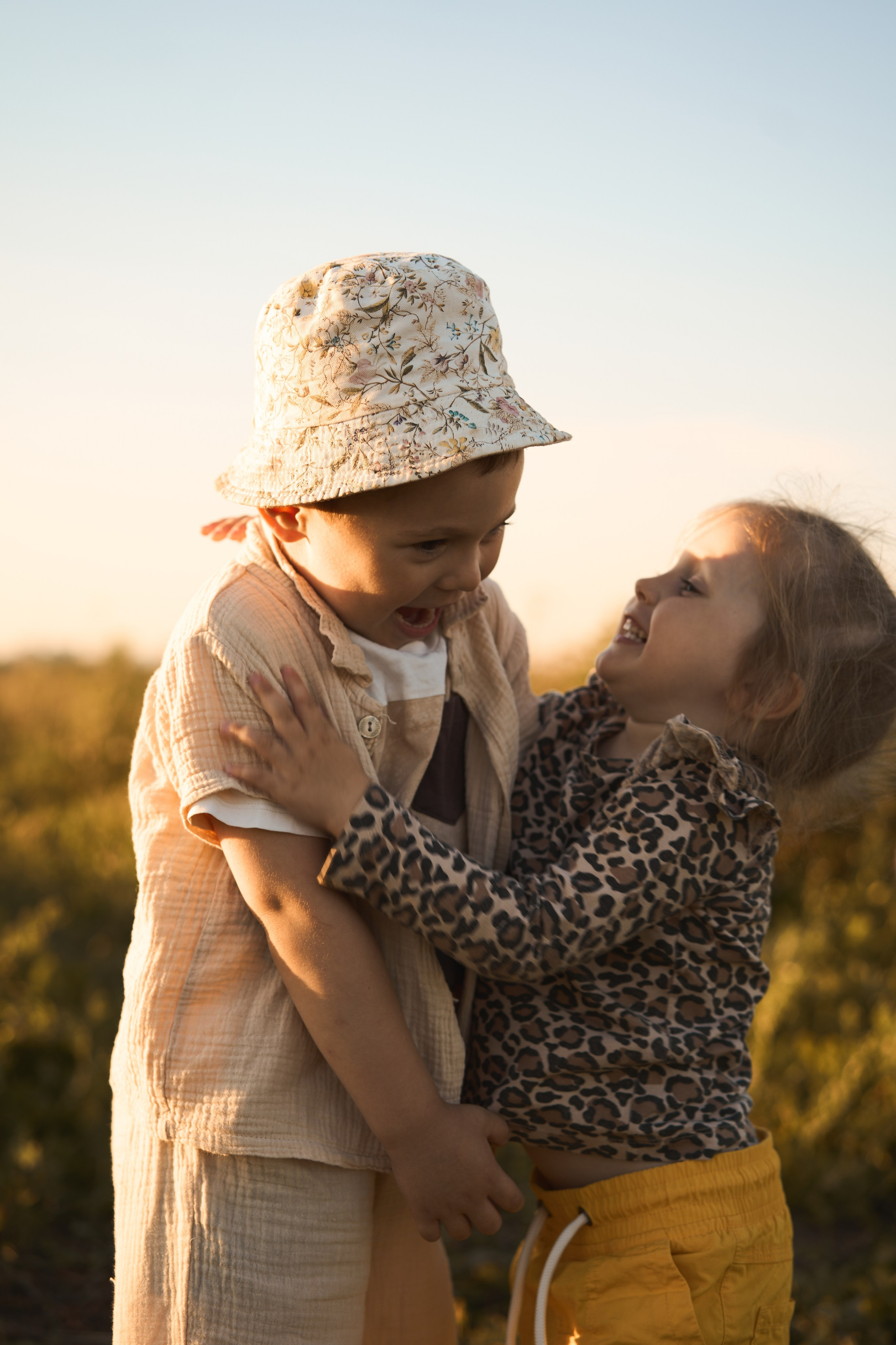 Семейная фотосессия на закате в поле😍. Фотограф Екатеринбург Кокшарова Александра