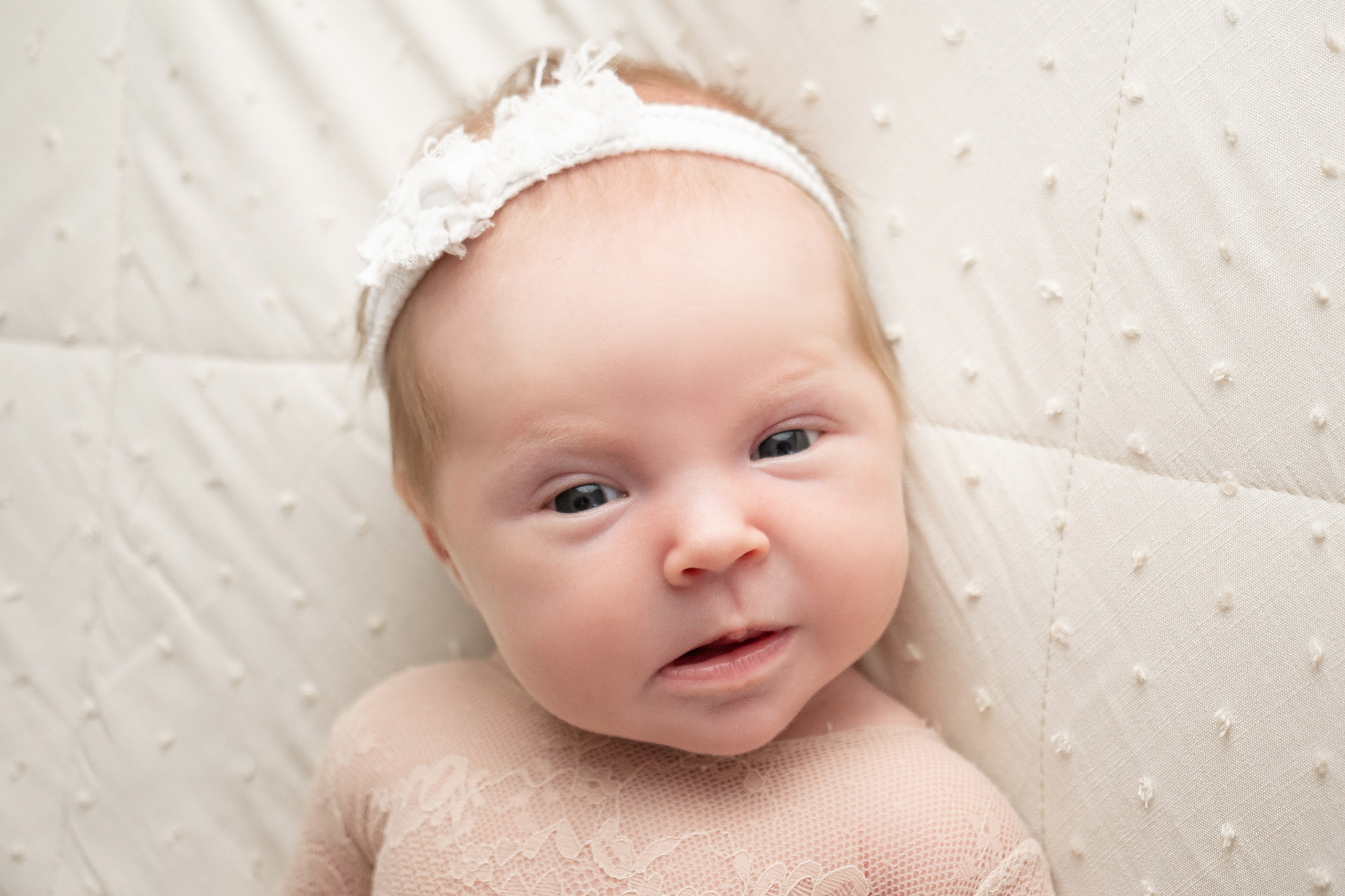 Натуральный стиль newborn. Фотограф новорождённых Анапа Елена Кушнарь