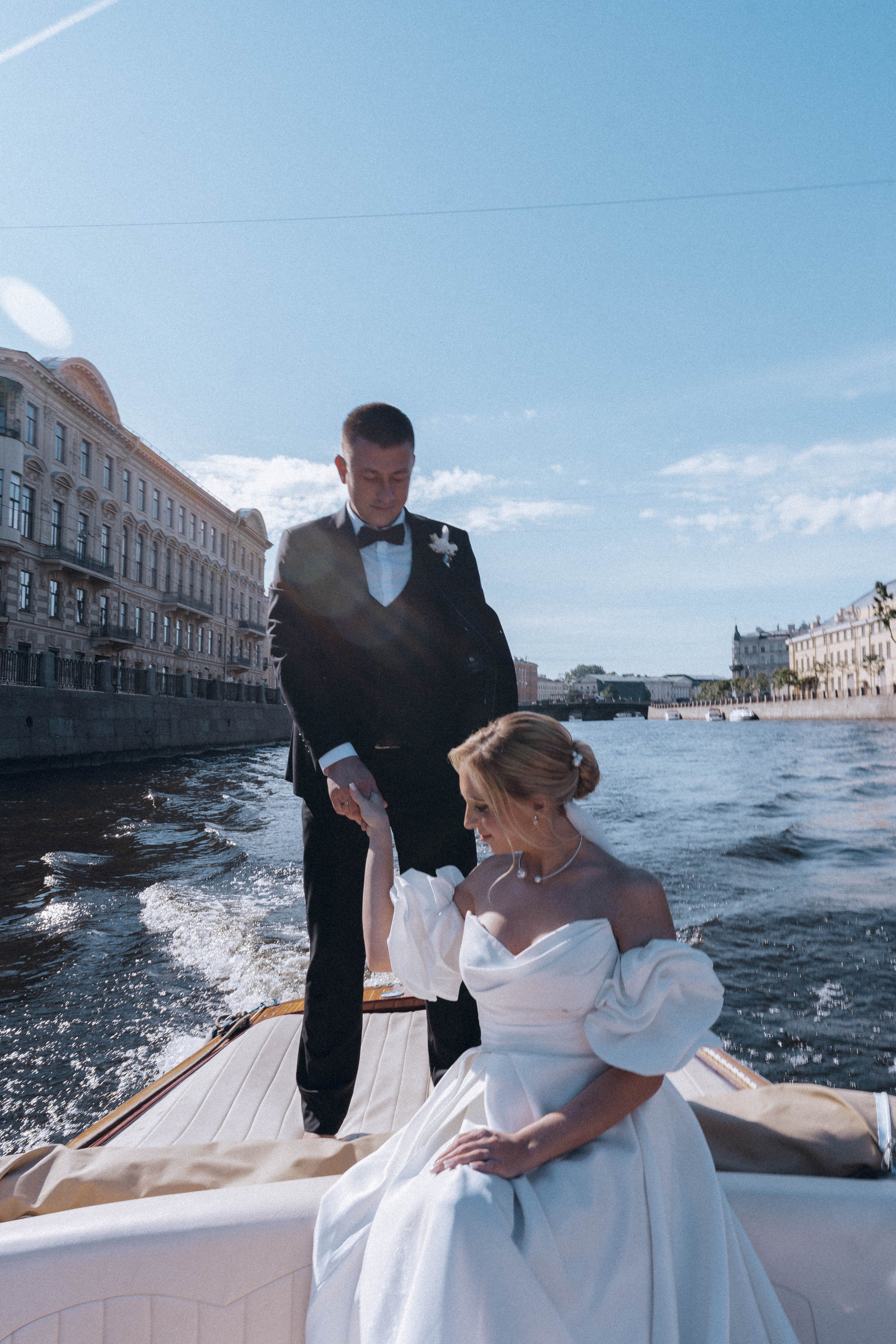 СВАДЕНБНАЯ СЬЕМКА НА КАТЕРЕ ПО КАНАЛАМ САНКТ-ПЕТЕРБУРГА И В АКВАТОРИИ НЕВЫ. Профессиональный фотограф, Санкт-Петербург — Виктория Богомолова