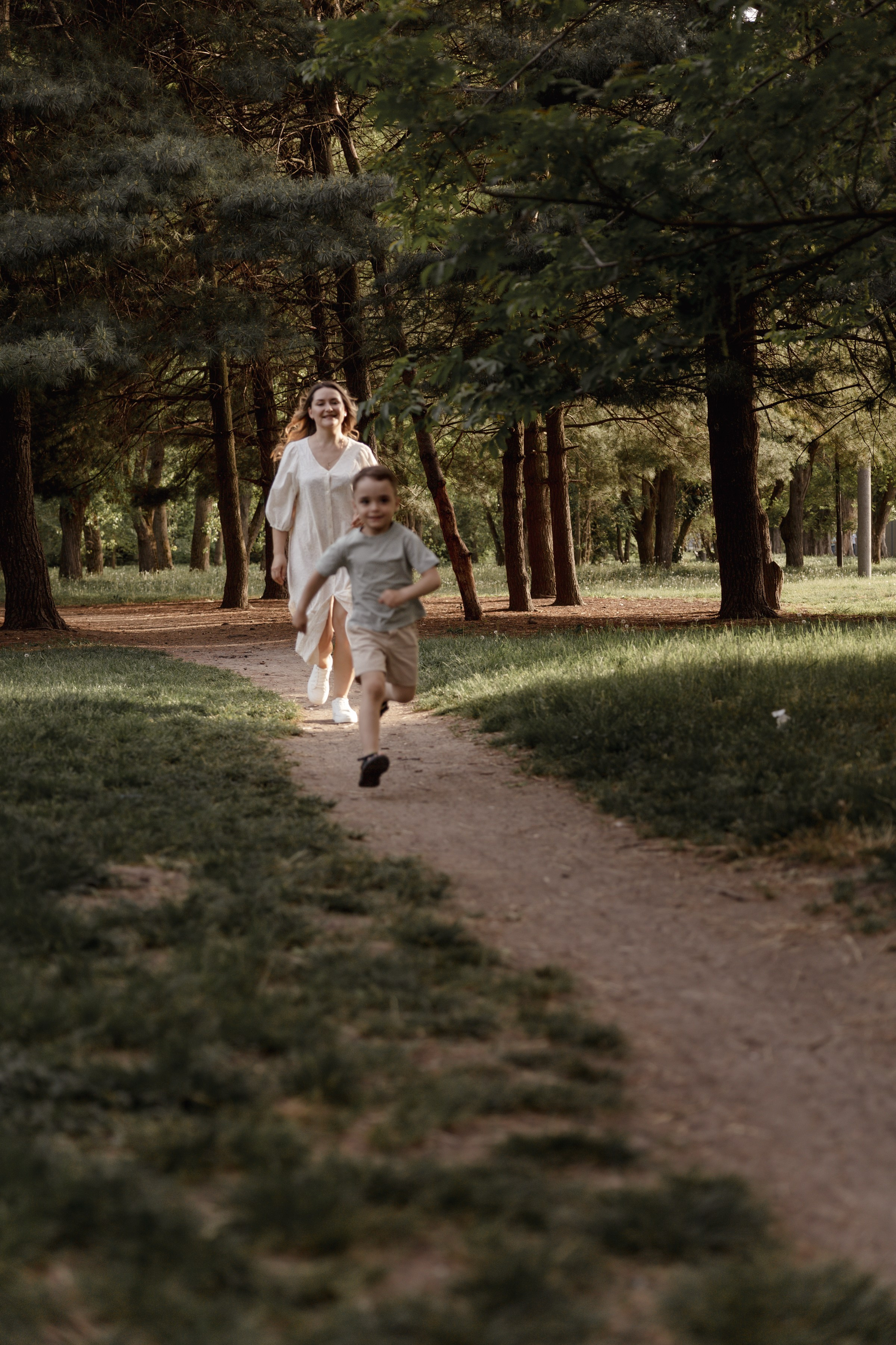 Мама и сын — прогулка в парке. Семейный и детский фотограф в Краснодаре Ксения Новикова