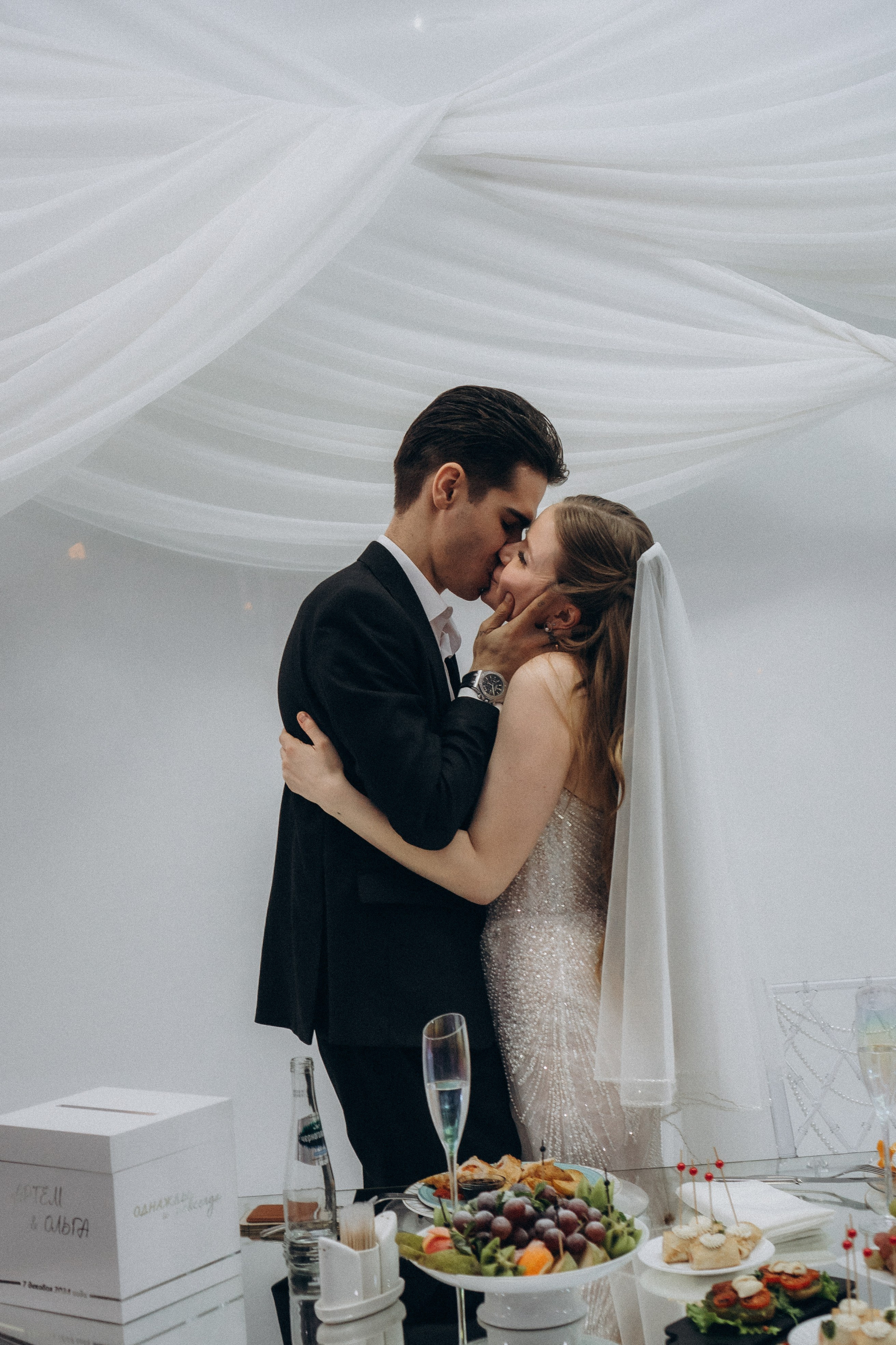 СВАДЕБНАЯ СЬЕМКА СБОРОВ В ОТЕЛЕ И ВЫЕЗД НА ЦЕРЕМОНИЮ (СНЯТО В СИБИРЕ В НИЖНЕВАРТОВСКЕ). Профессиональный фотограф, Санкт-Петербург — Виктория Богомолова