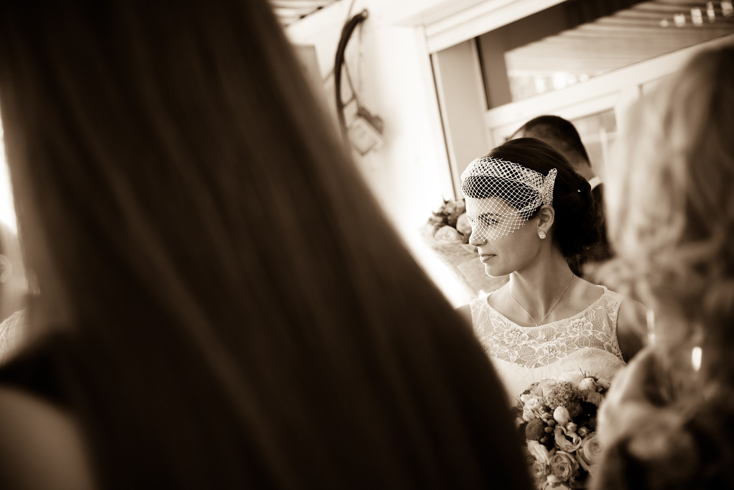 Свадебная фотосессия Елены и Михаила в парке Горького летом. Фотограф в Москве Владимир Осиченко — портреты, мероприятия, репортажи