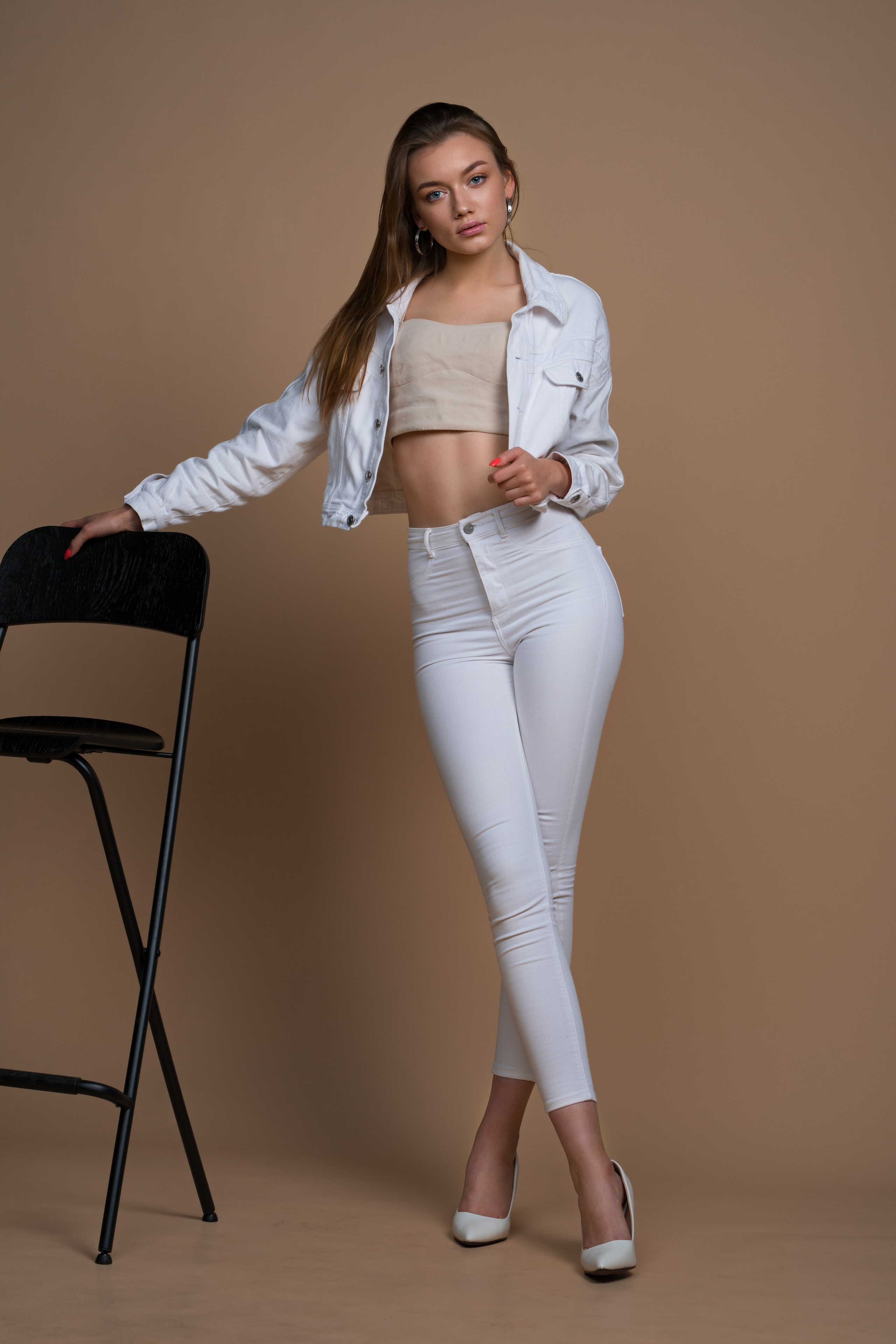 Съемка с Екатериной в минимальном интерьере в формате для «себя»