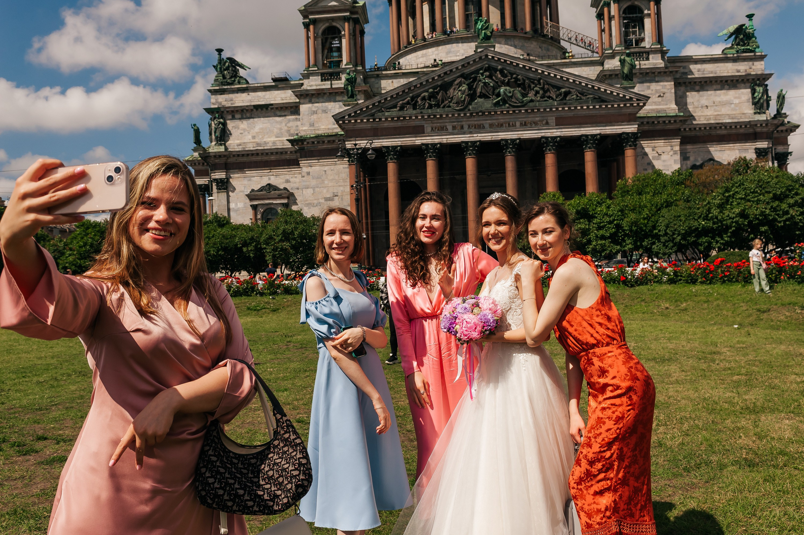 Свадебный и репортажный фотограф в Санкт-Петербурге Антон Ромашко