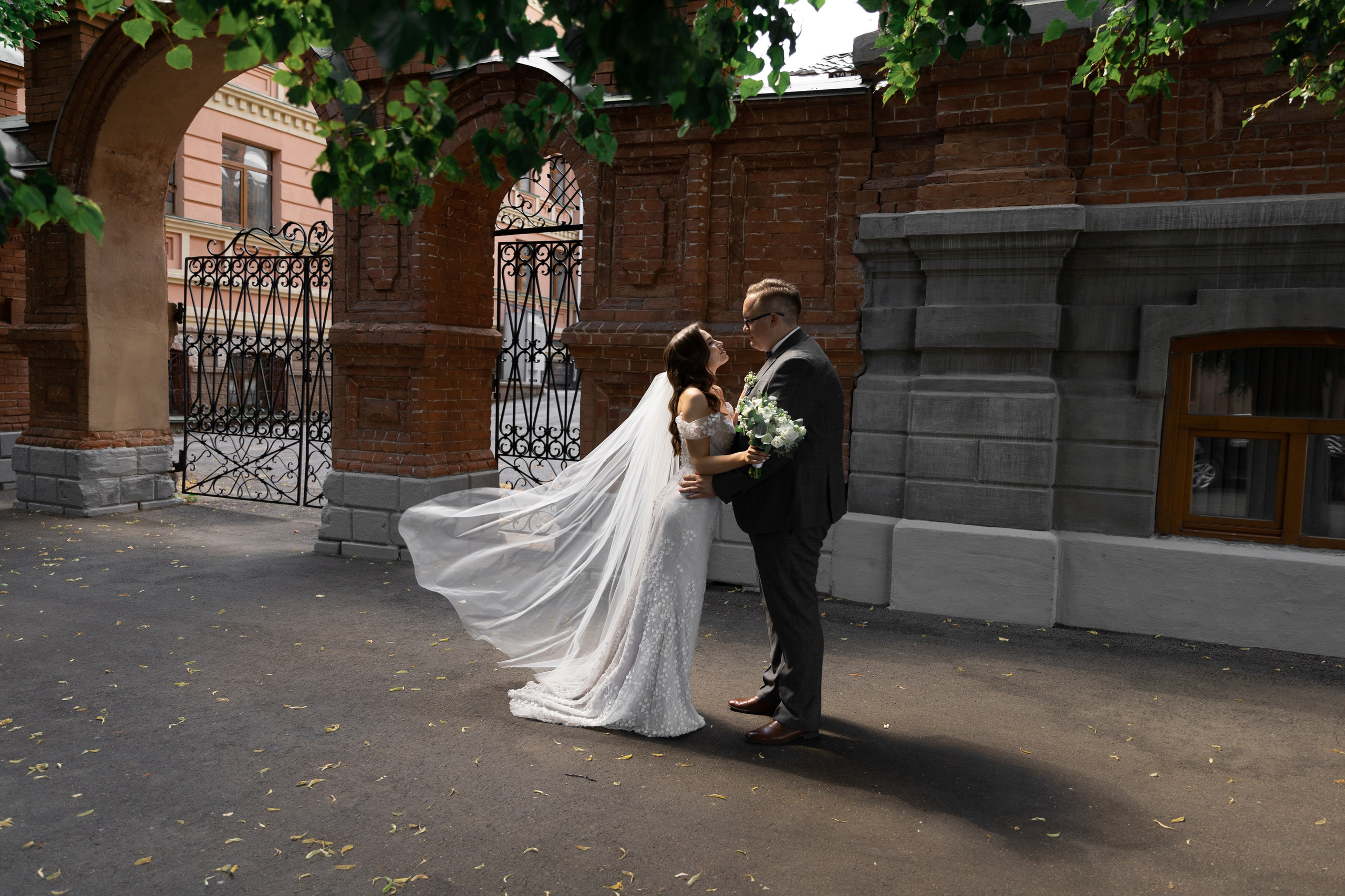 Свадебный фотограф Уфа — Руслан ГабдлисламовЖивые эмоции, красивые кадры, воспоминания на всю жизнь.Работаю по всей Республике Башкортоста. Свадебный фотограф Уфа Руслан Габдлисламов