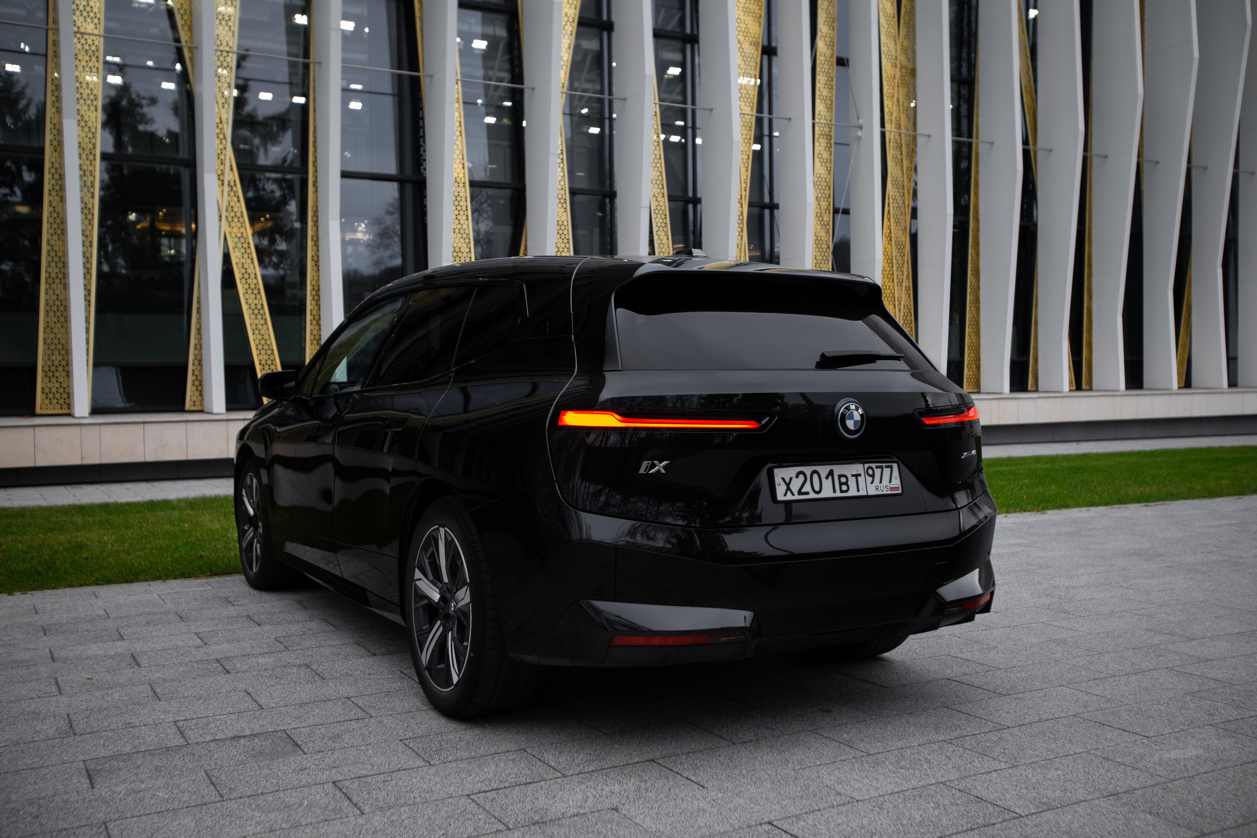 BMW iX. Автомобильный фотограф в Москве Андрей Емельянов