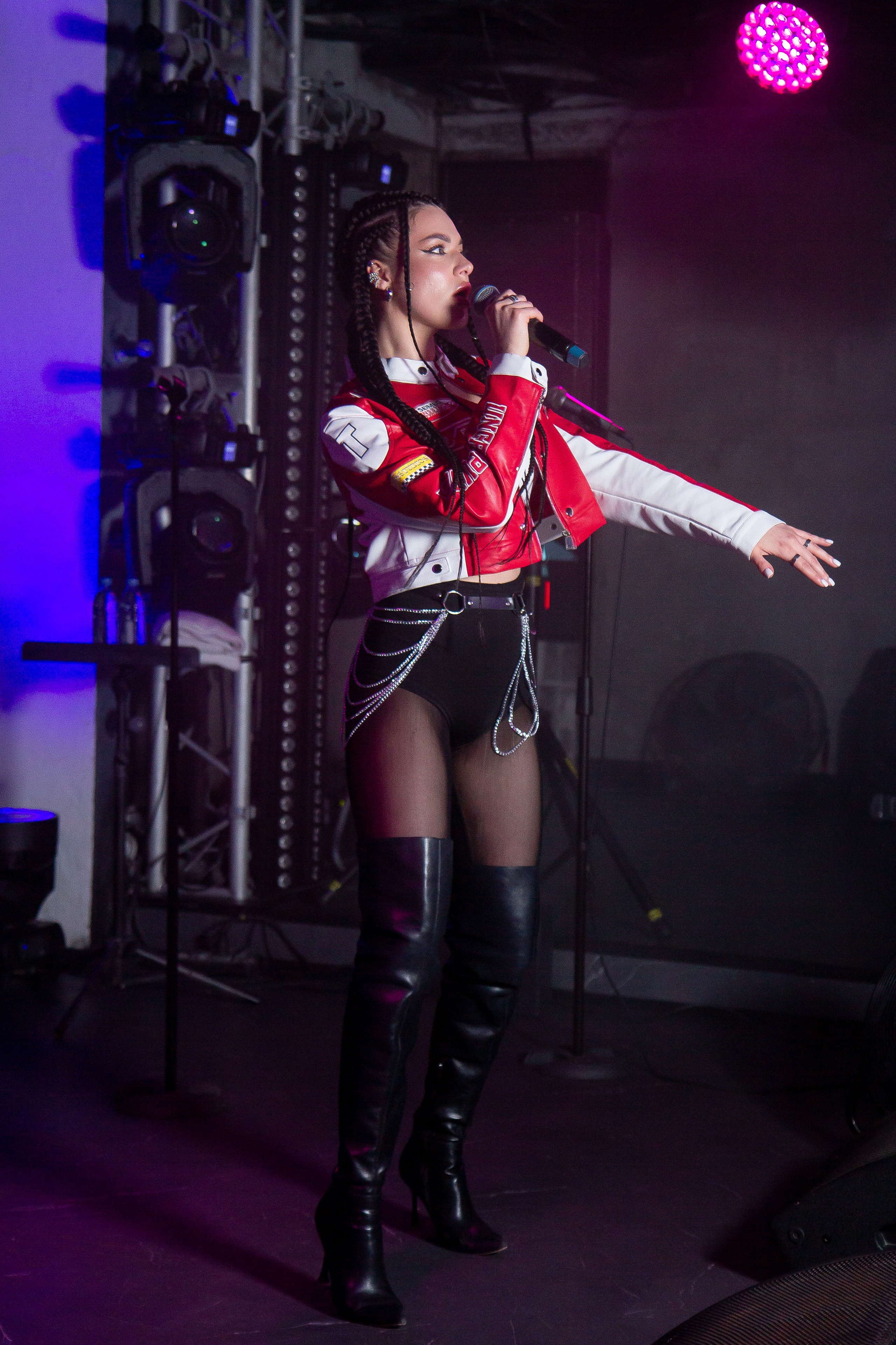 Концерт VA.NO | QUEST PISTOLS SHOW. Репортажный фотограф в Ялте Алексей Семёнов