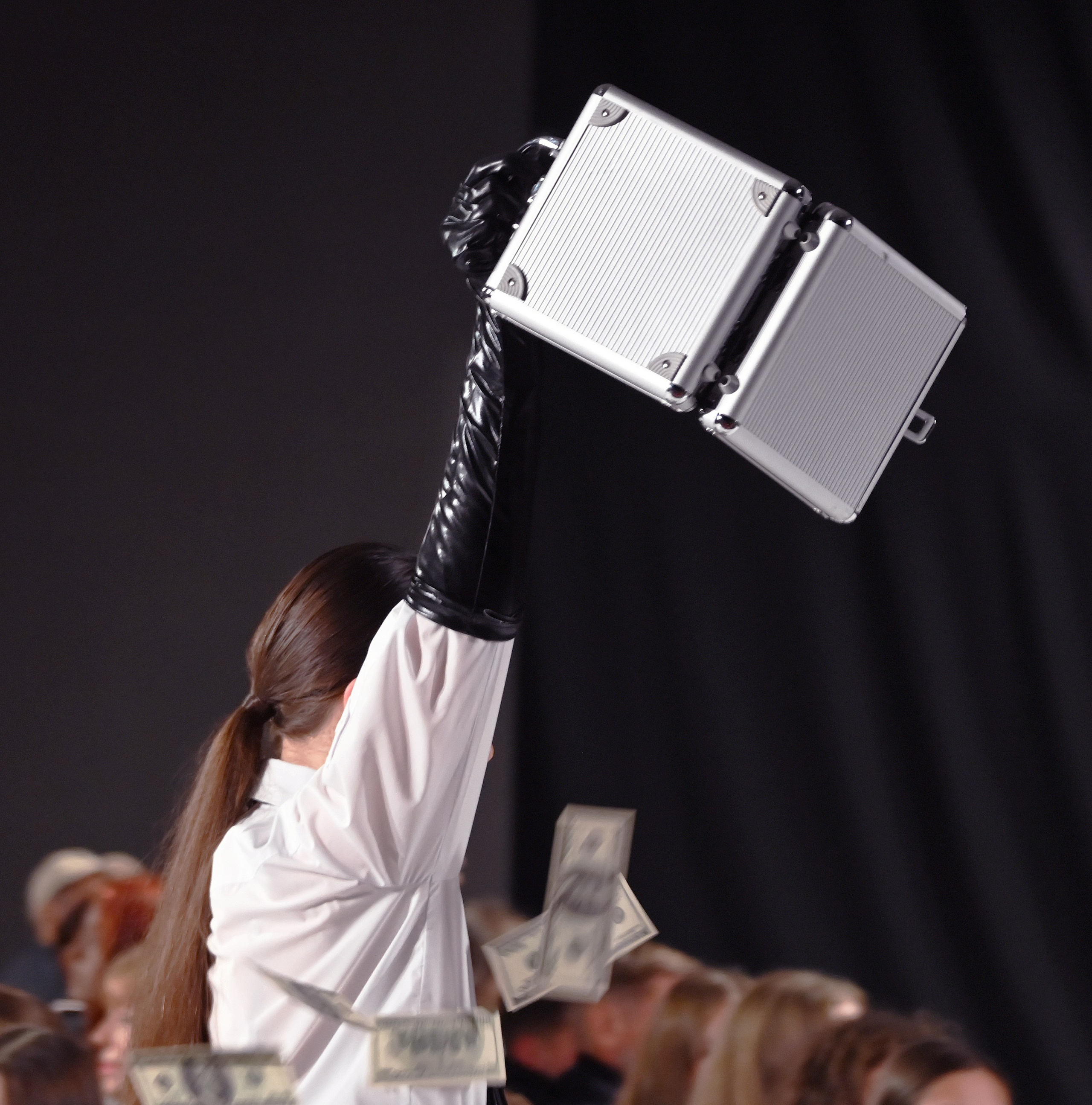 ART | FASHION | PODIUMS |SHOW