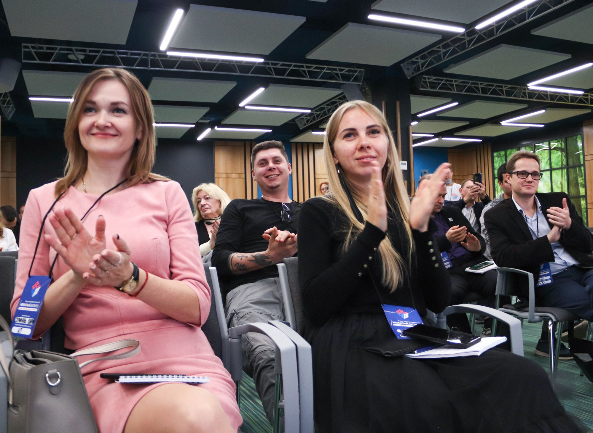 Бизнес-форум «Немалый бизнес». Репортажный, промышленный и маркетплейс-фотограф Дмитрий Чернат