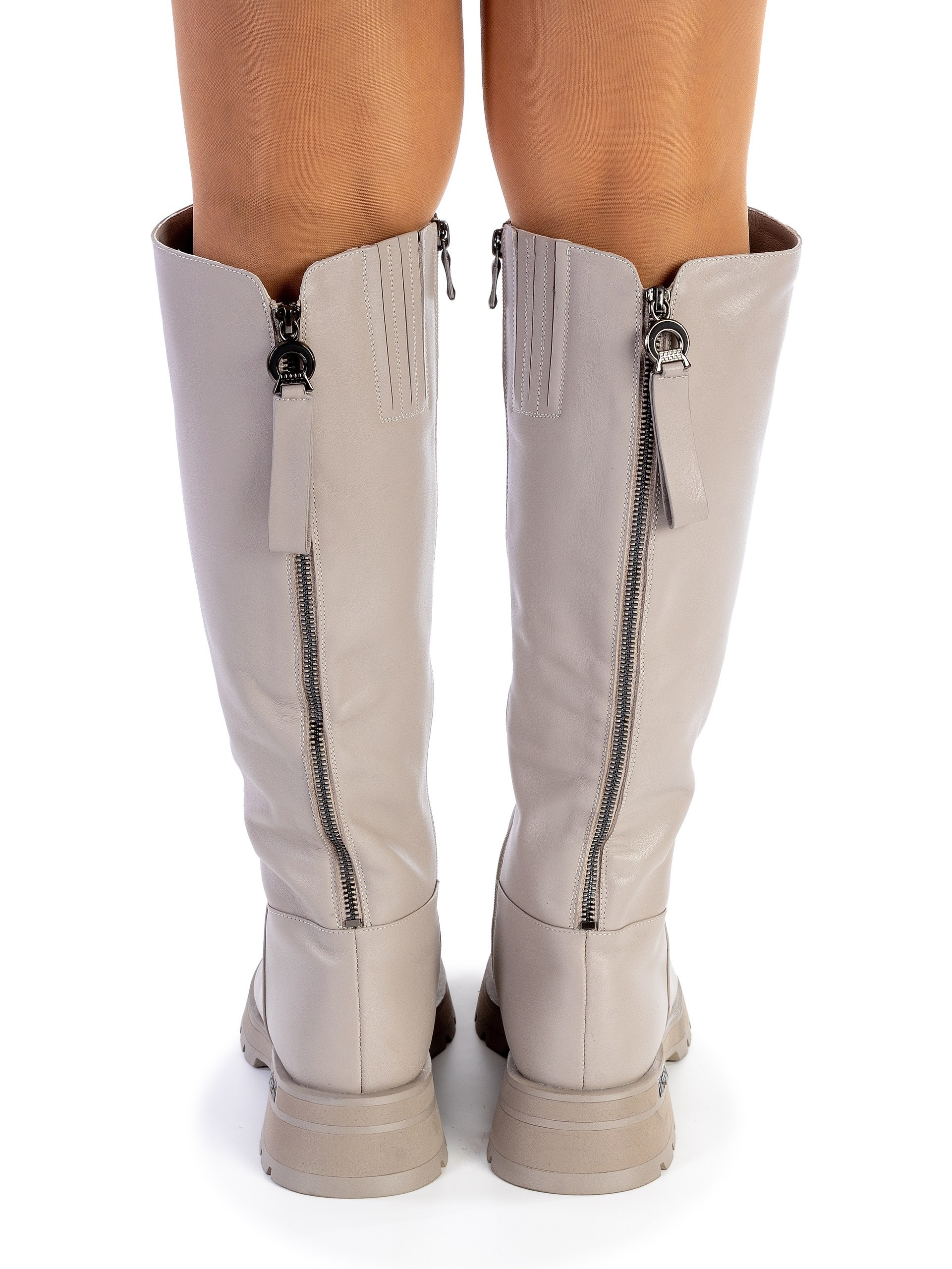 Зимняя обувь фотосъемка для маркетплейса. Фотограф в Туле Крупский АнДРей. Фотостудия «КАДР71» в Туле