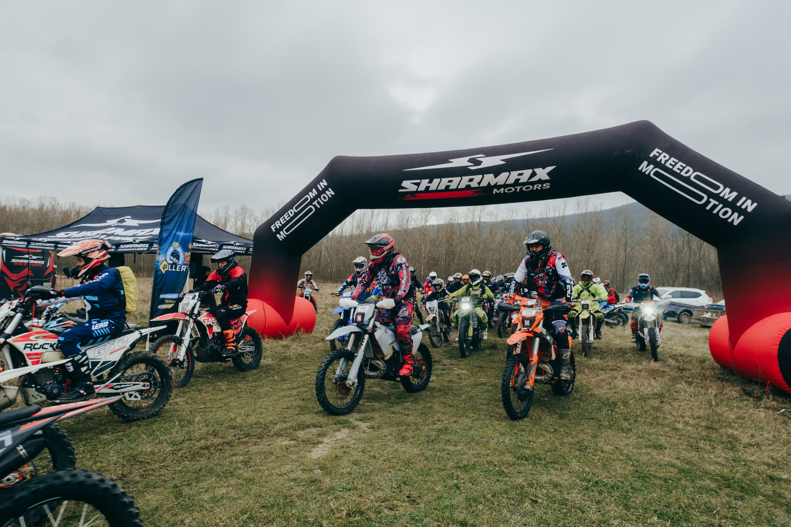 Эндуро Фест от Shamax Motors (Краснодар). Свадебный фотограф Денис Ожигин в Краснодаре и крае. Эмоциональная и стильная съемка вашего дня