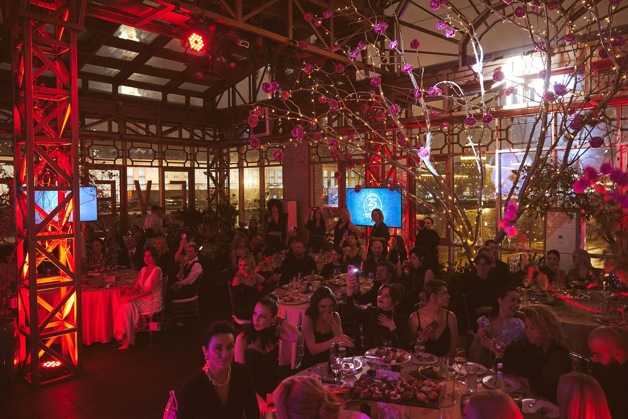 Репортажная съёмка дня рождения Tochuk Studio — корпоративный праздник в Москве. Репортажный фотограф в Москве — Дмитрий Тарасов | Съёмка мероприятий, концертов, корпоративов