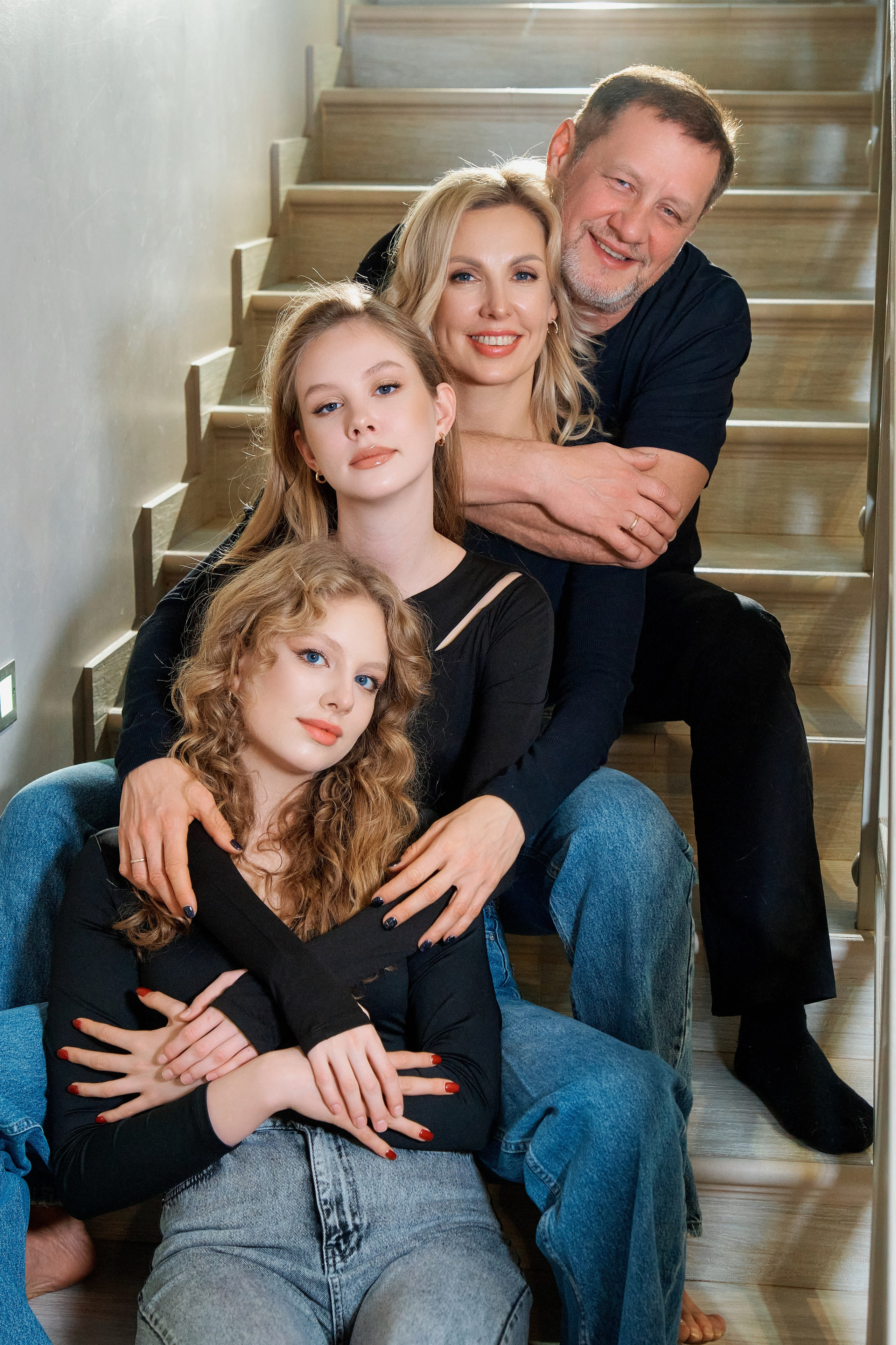 Семейная фотосессия дома. Фотограф Таганрог Анна Трайжон