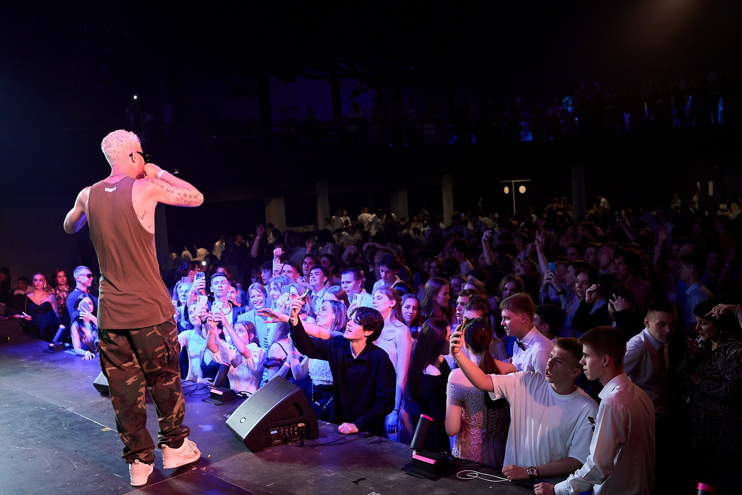 Выпускной 2024 концертный зал Академия ВТБ. Фотограф и Видеограф в Москве. Олег Корушев