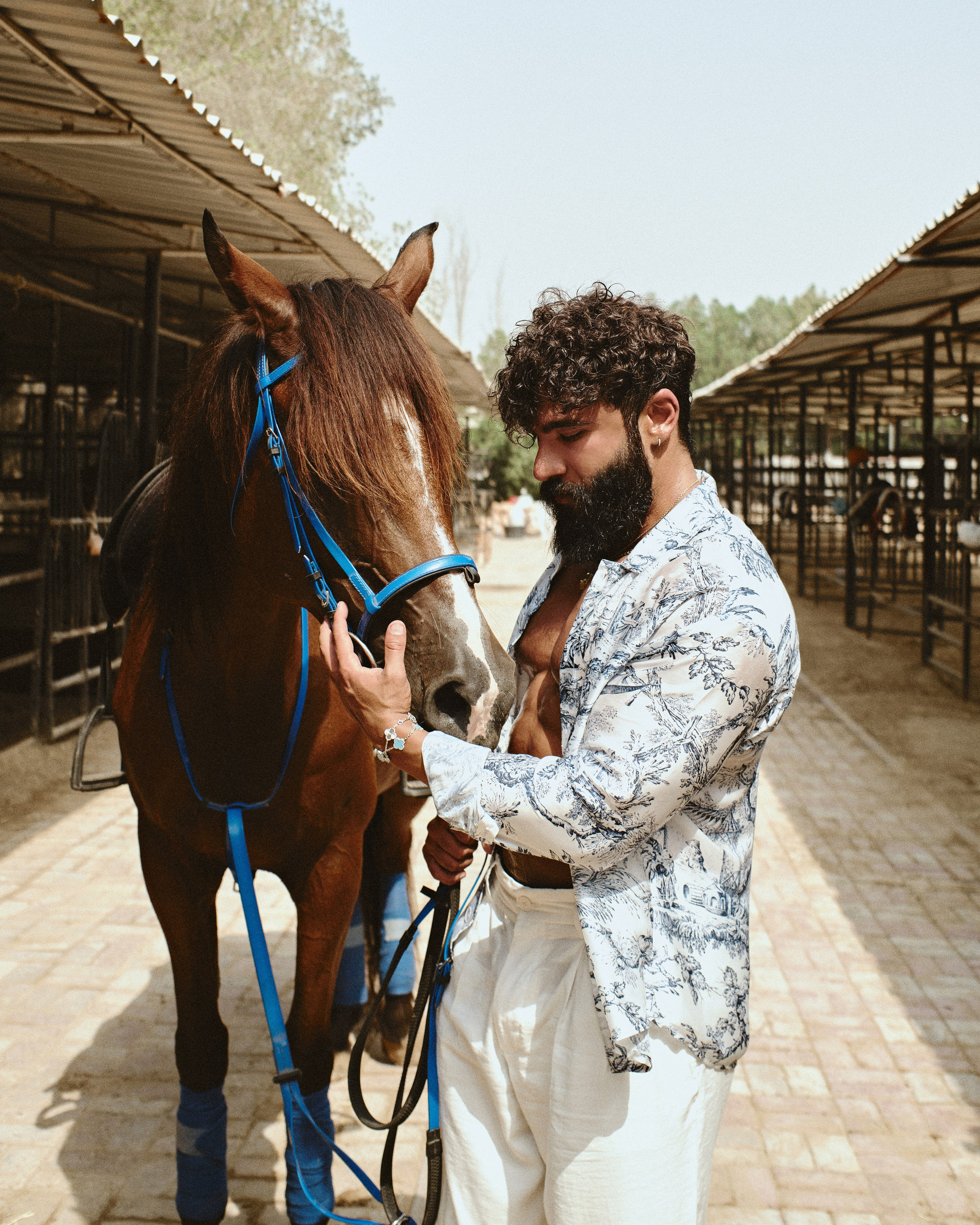 Ahmed. NOIZOMAX Художественный фотограф в Дубай