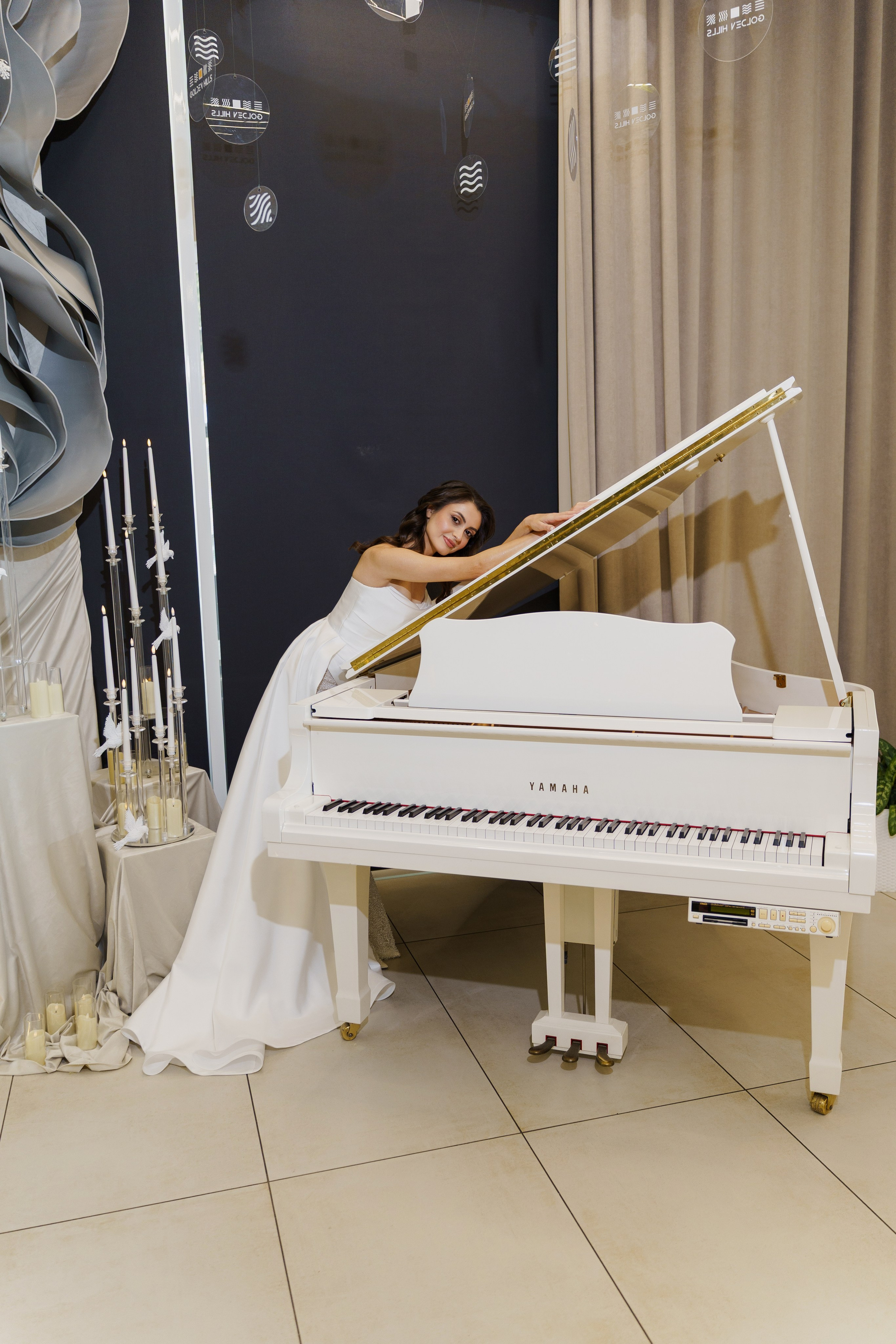 Красивое обручение на берегу чёрного моря в Лермонтово от ТВИНС СТУДИО. ТВИНС СТУДИО — лучшие свадебные фотографы и видеографы в Краснодаре