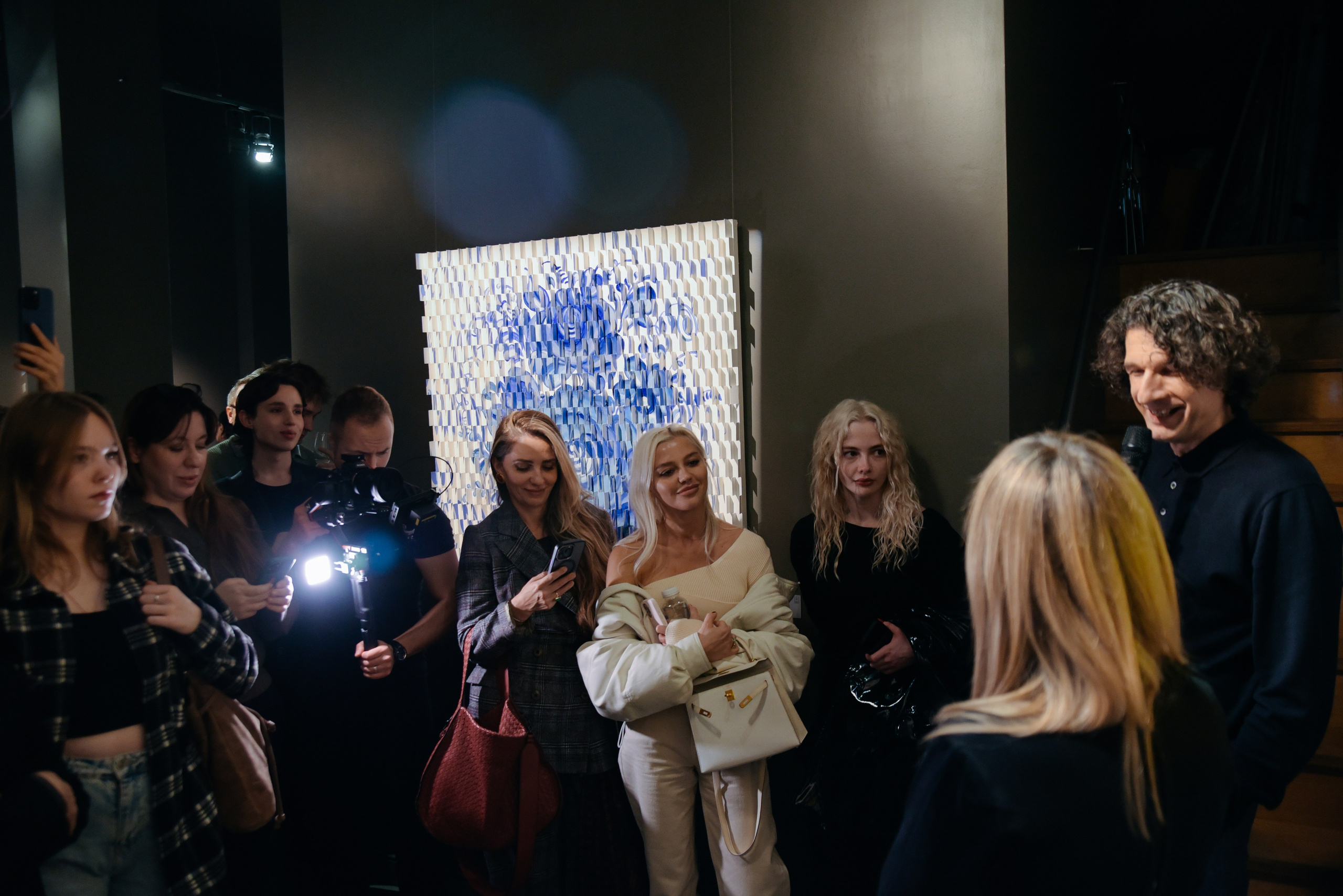 Марина Лизоркина СОКРОВИЩЕ НАЦИИ SNEG Gallery. Фотограф Лола Волна, город Москва