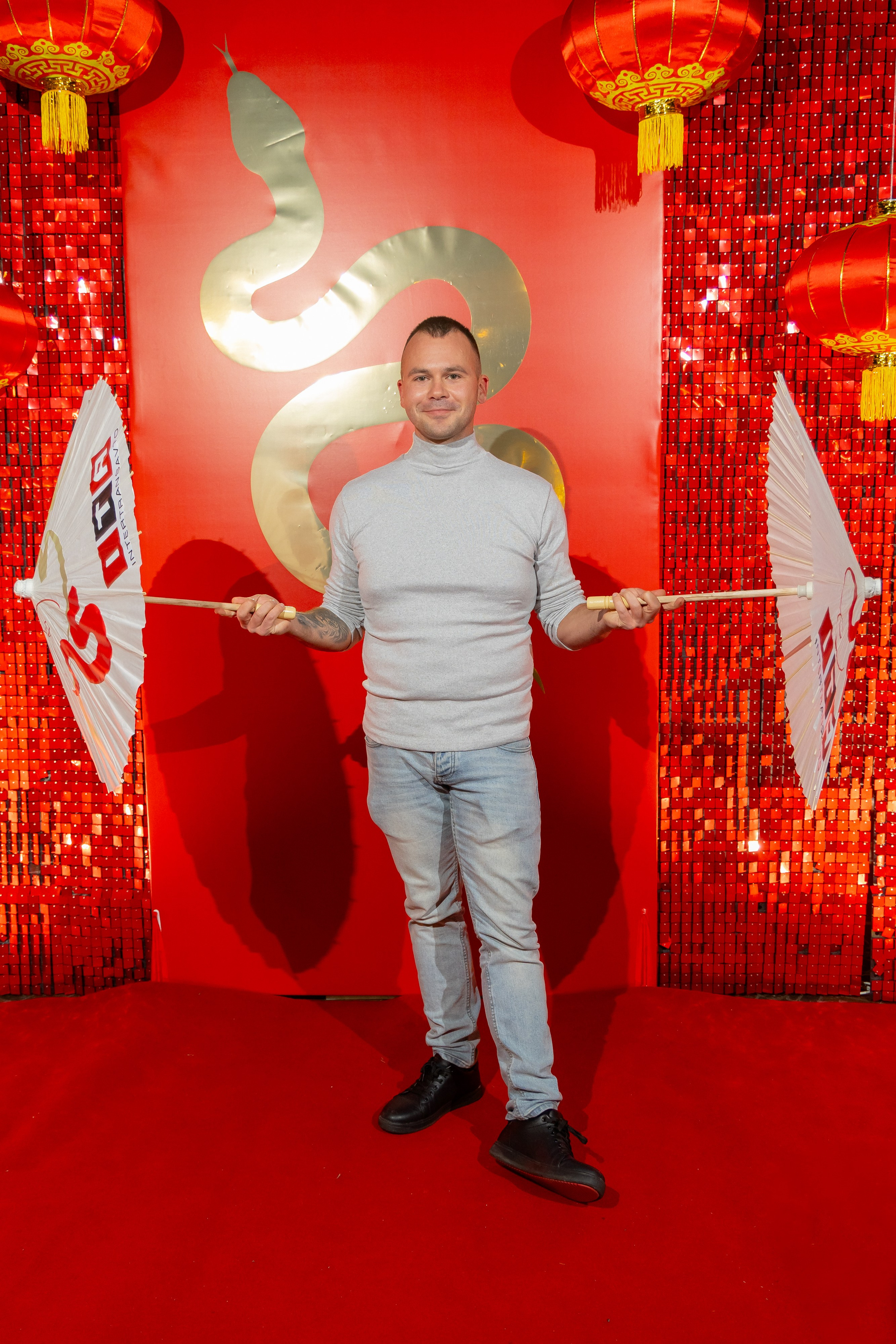 Корпоративная новогодняя съемка для логистической компании ИТА. Свадебный фотограф в Минске/Беларуси Сергей Спиридонов