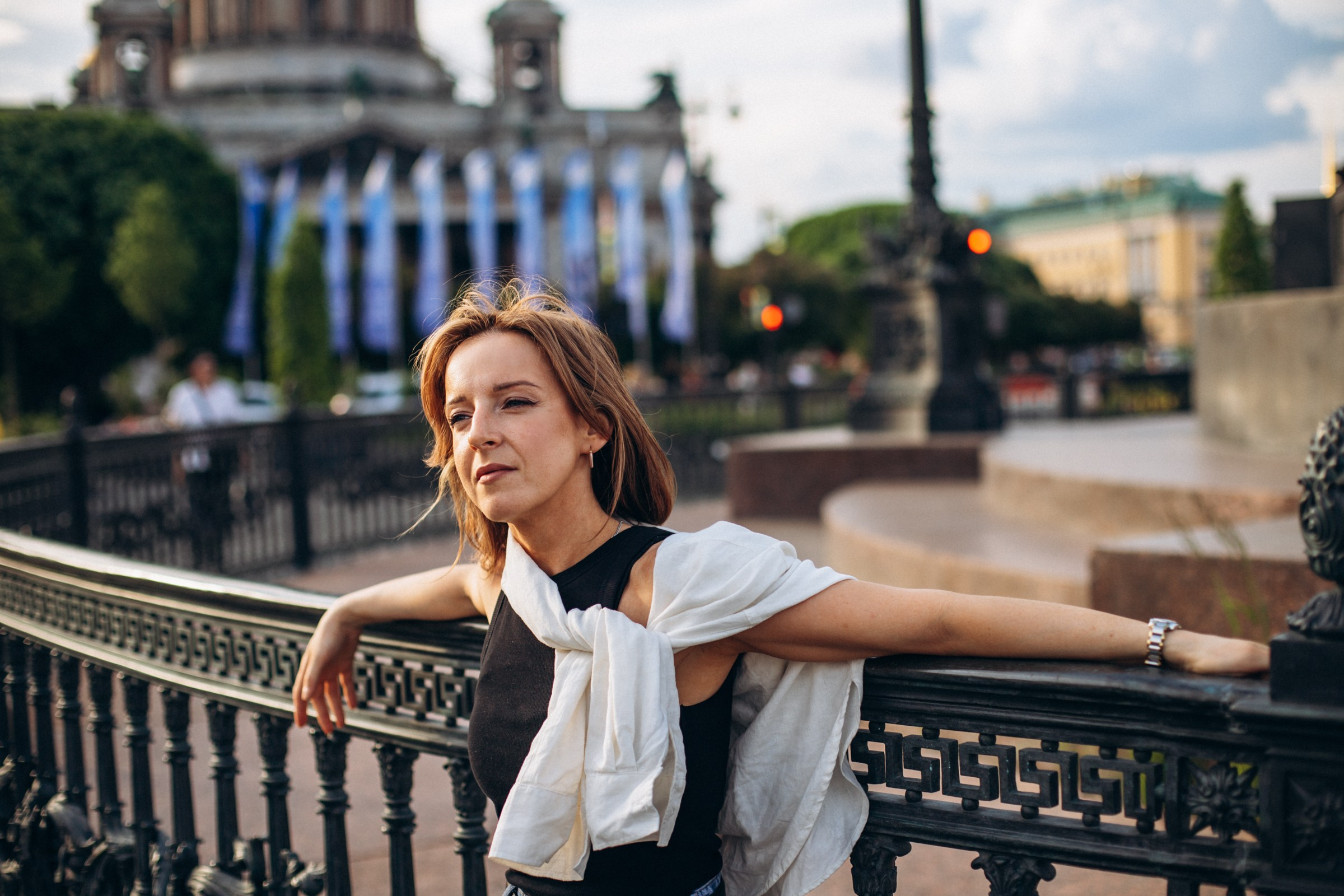 Катерина в июне. Фотопрогулка в Петербурге. Индивидуальный и семейный фотограф в Санкт-Петербурге