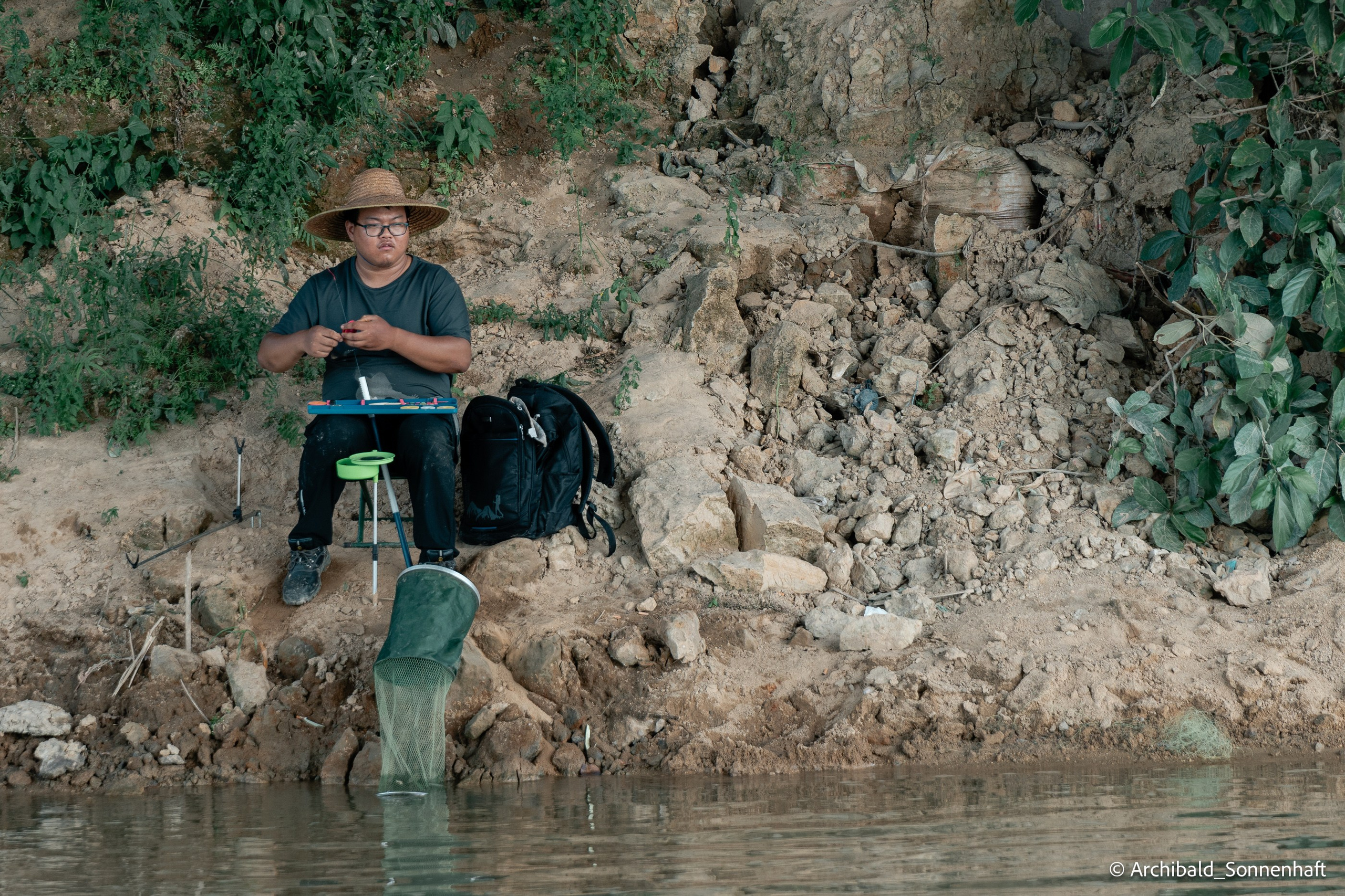 Weekend kayaking trip. Photographer in Guangzhou, China. Archibald Sonnenhaft