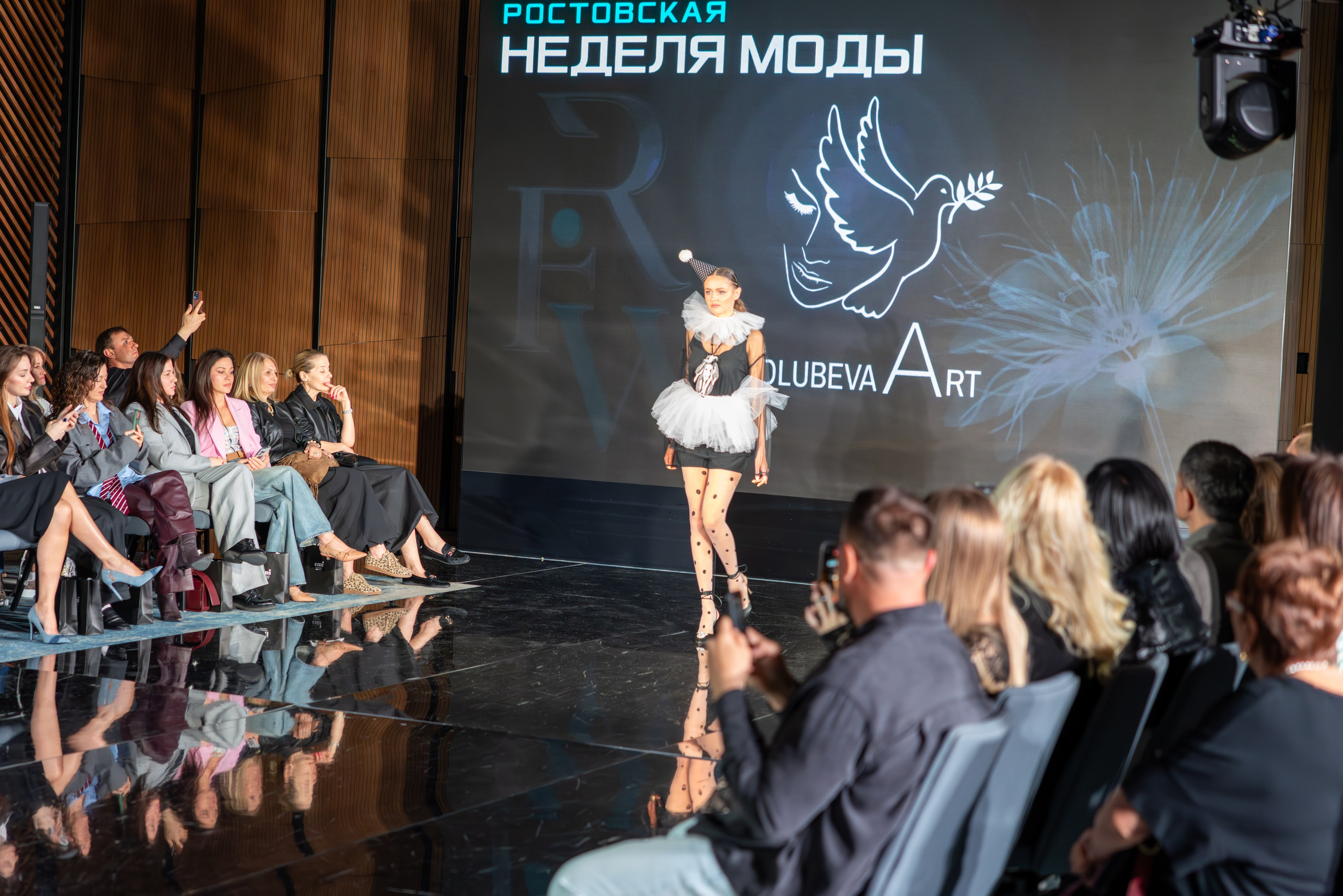 Репортажа съемка. Ростовская неделя моды. Фотограф Максим Калинченко