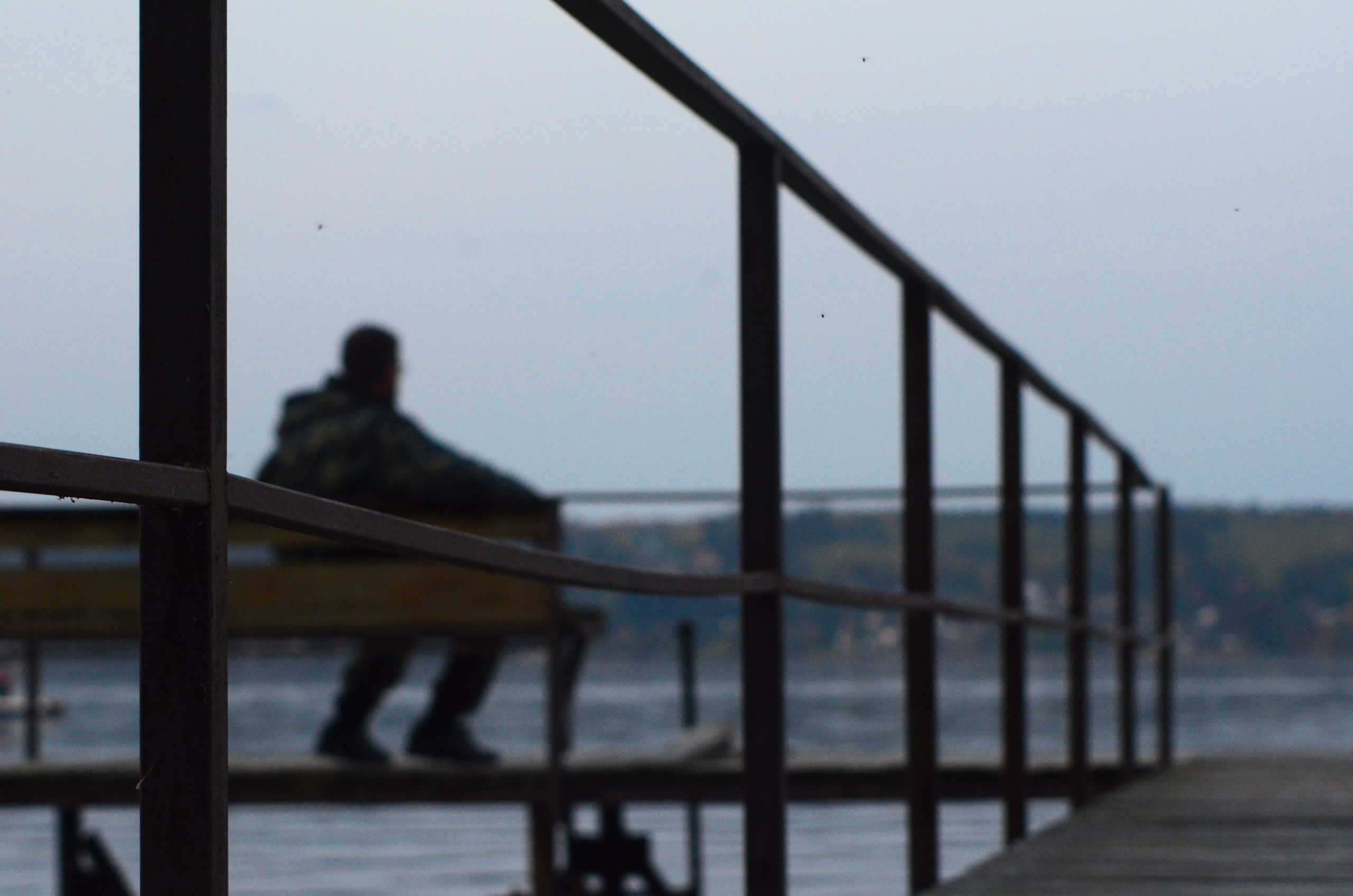 Системы хранения с фасадами из дикого дерева. Авторская фотография. Близнецовые пламёна