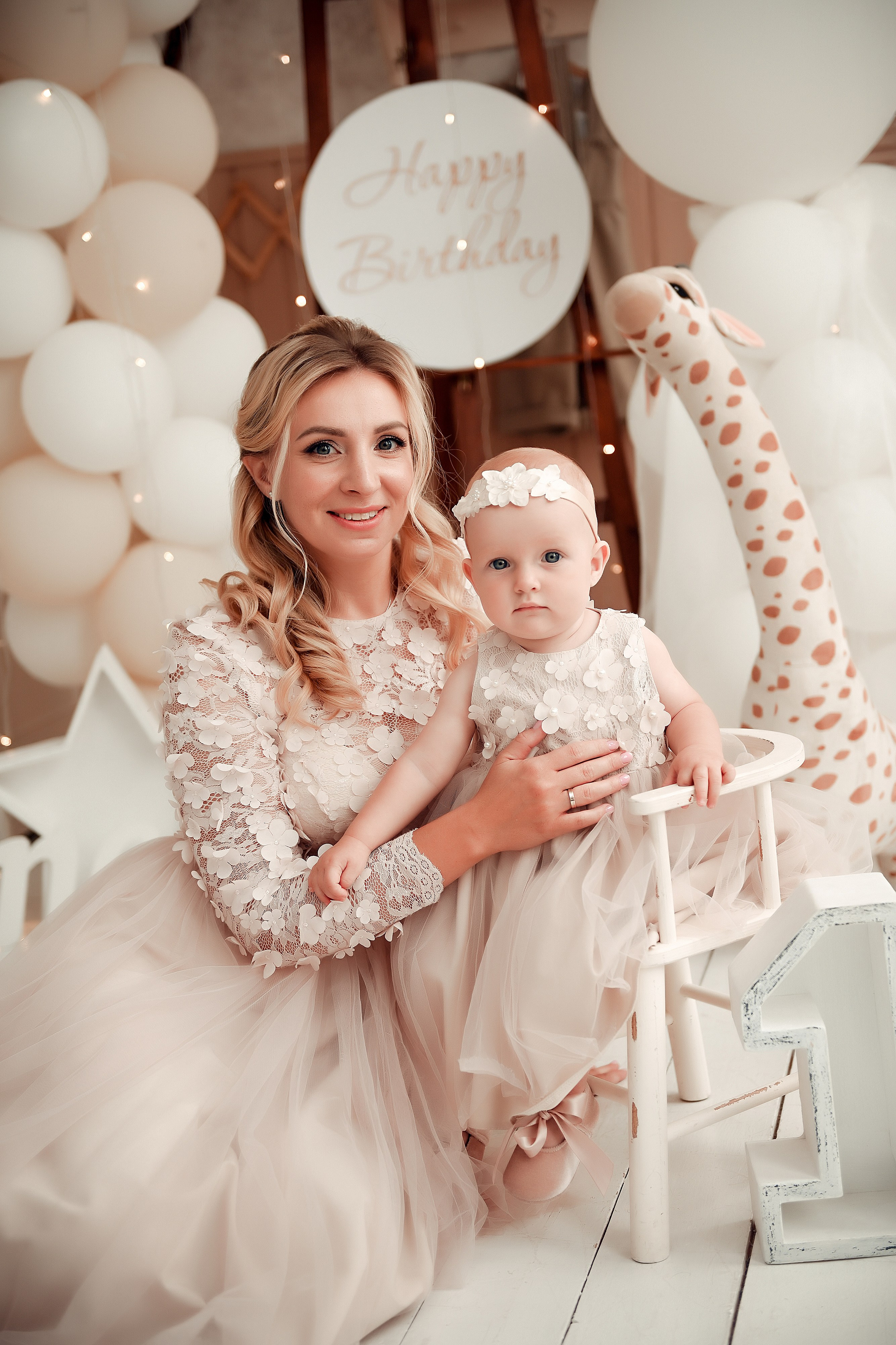 Семейная на 1 годик. Свадебный, семейный, детский, контент фотограф в Омске Максим Ильин