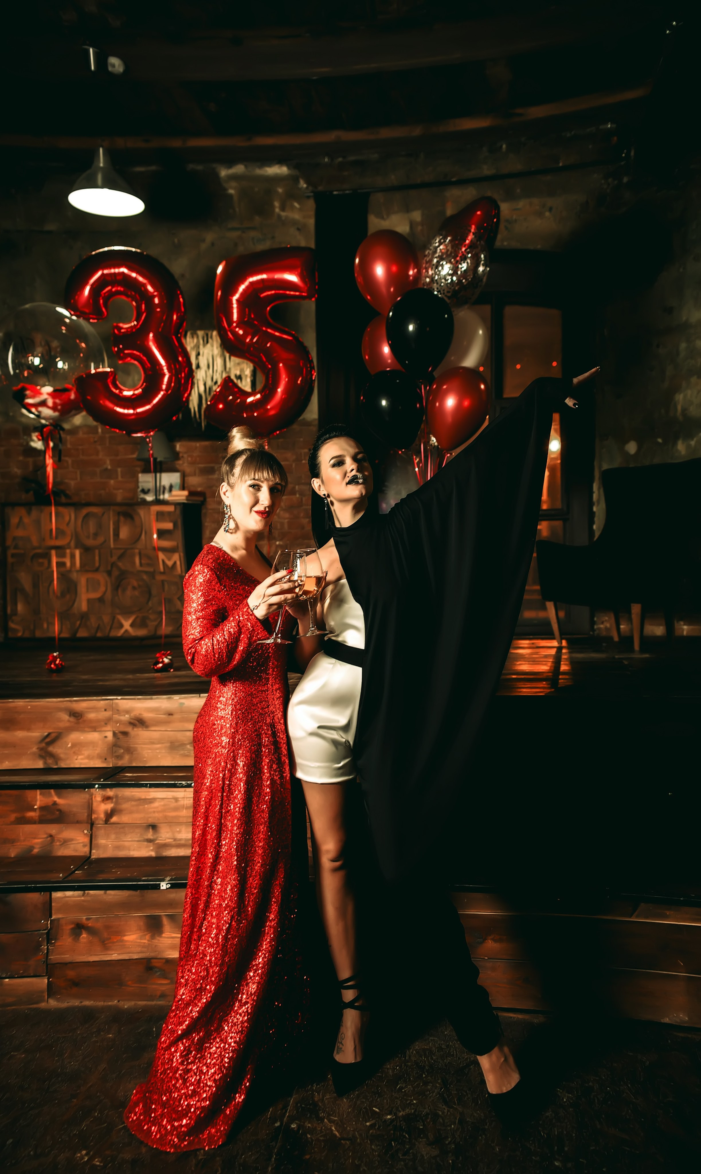 Тематическая вечеринка на юбилей 35 лет. Свадебный, семейный, детский, контент фотограф в Омске Максим Ильин