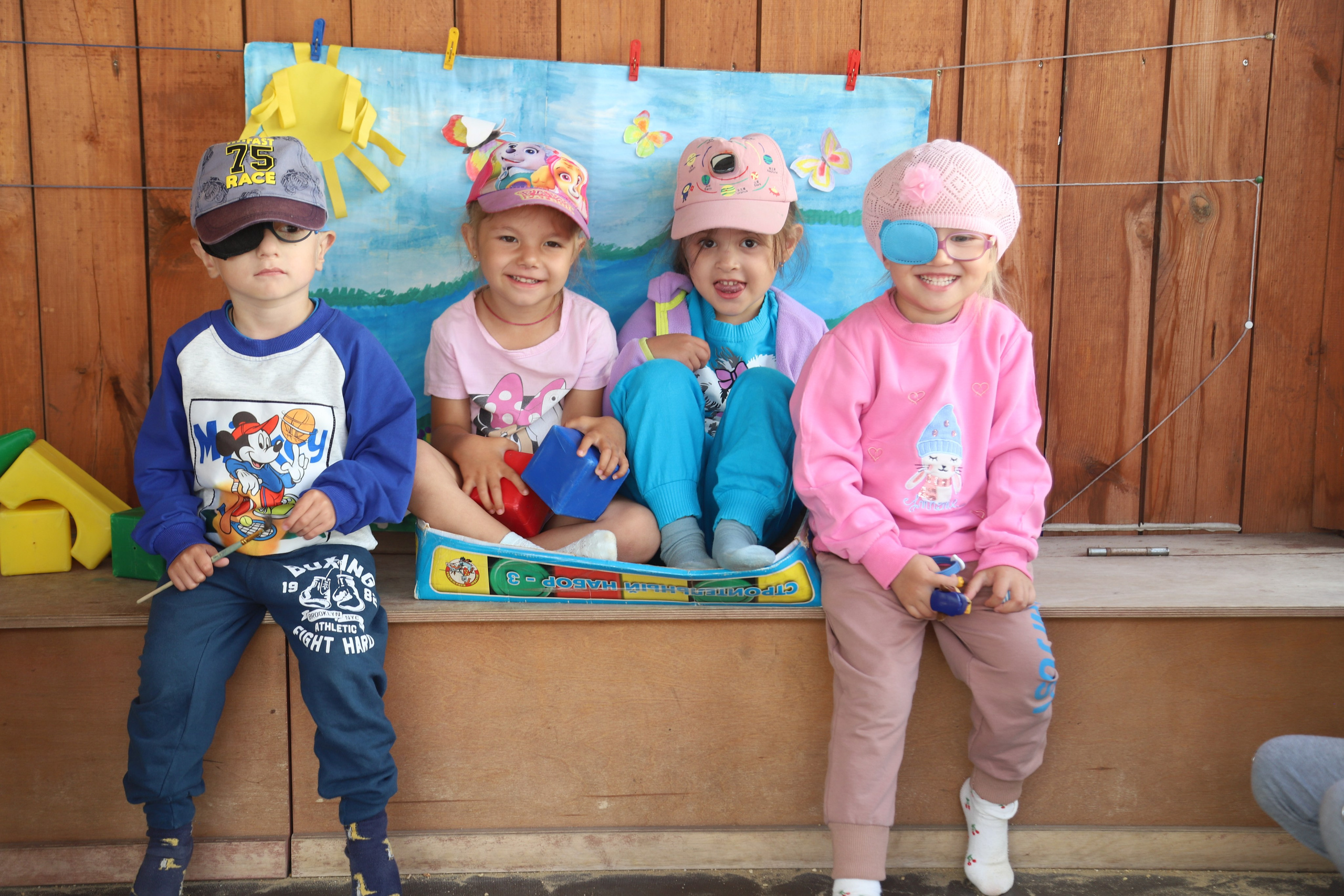 Фотосессия на улице Садик Группа Звездочки. Детский фотограф Чайкина Татьяна