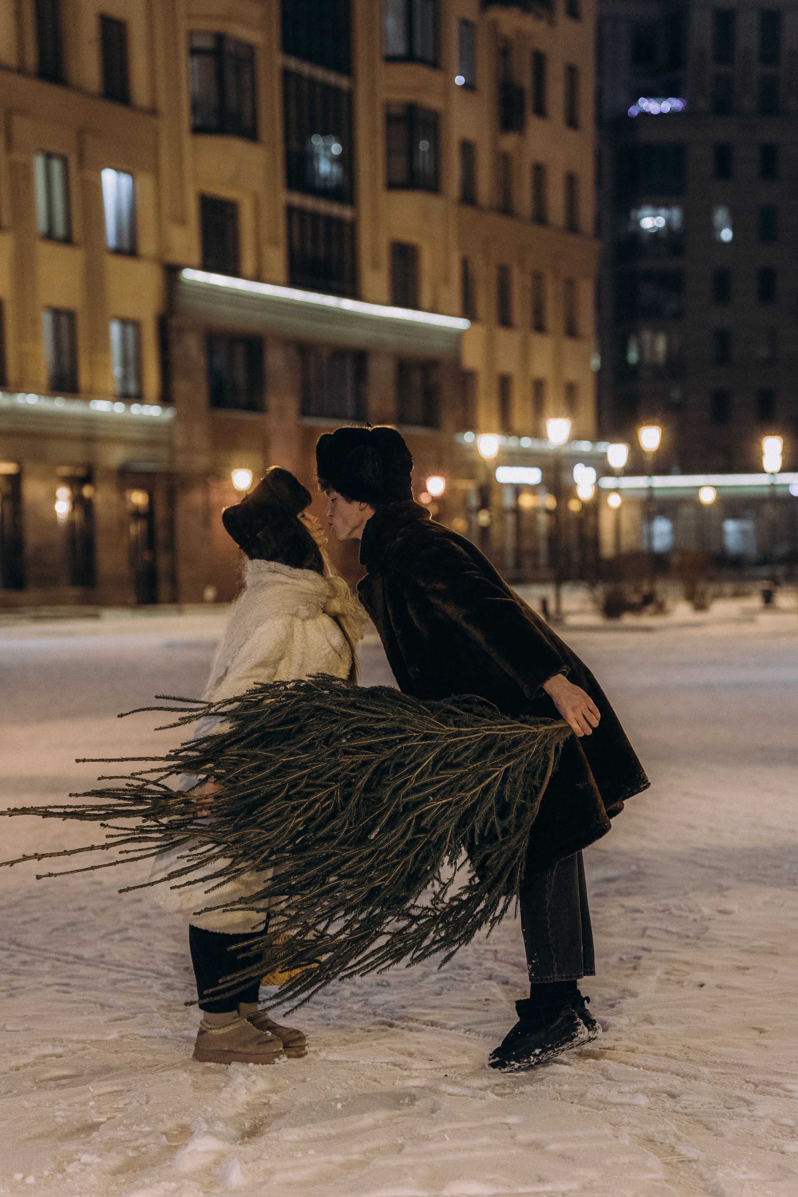 НОВОГОДНЯЯ ПРОГУЛКА ПАРЫ ПО ЧЕРНЫШЕВСКОЙ ПЕРЕД НОВЫМ ГОДОМ. Профессиональный фотограф, Санкт-Петербург — Виктория Богомолова