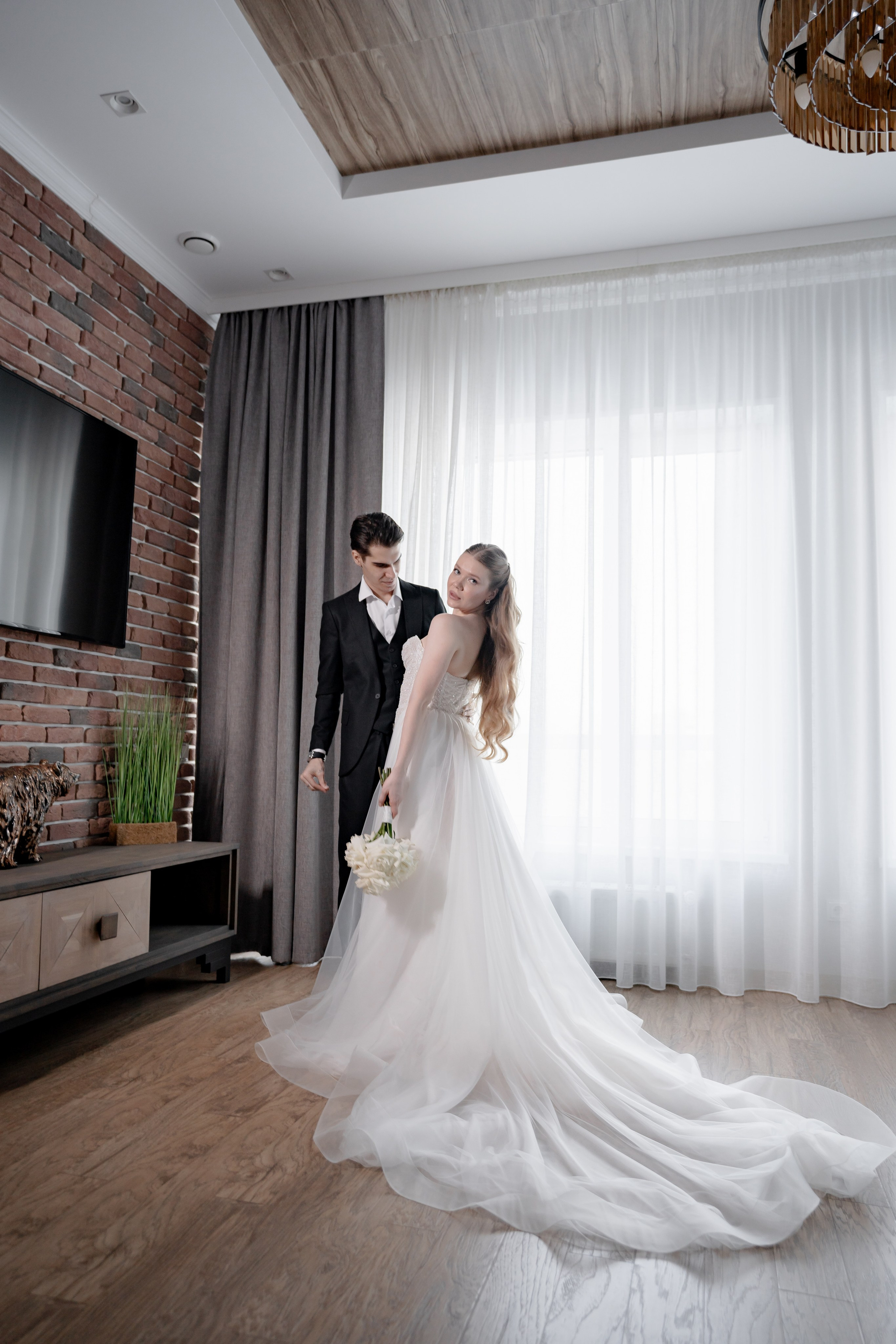 СВАДЕБНАЯ СЬЕМКА СБОРОВ В ОТЕЛЕ И ВЫЕЗД НА ЦЕРЕМОНИЮ (СНЯТО В СИБИРЕ В НИЖНЕВАРТОВСКЕ). Профессиональный фотограф, Санкт-Петербург — Виктория Богомолова