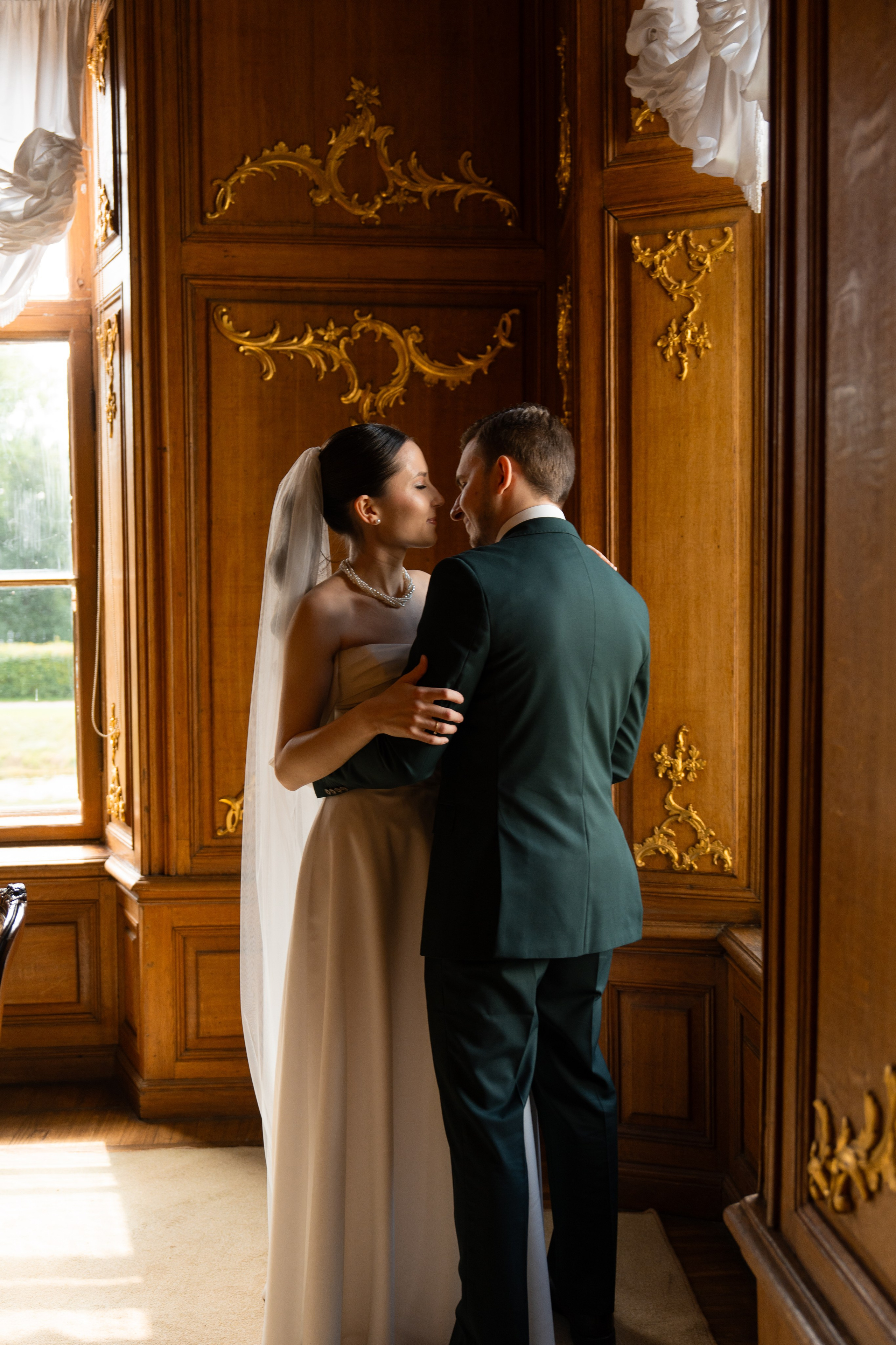 Влад и Илина в Кусково. Свадебный фотограф в Москве Анна Полушина