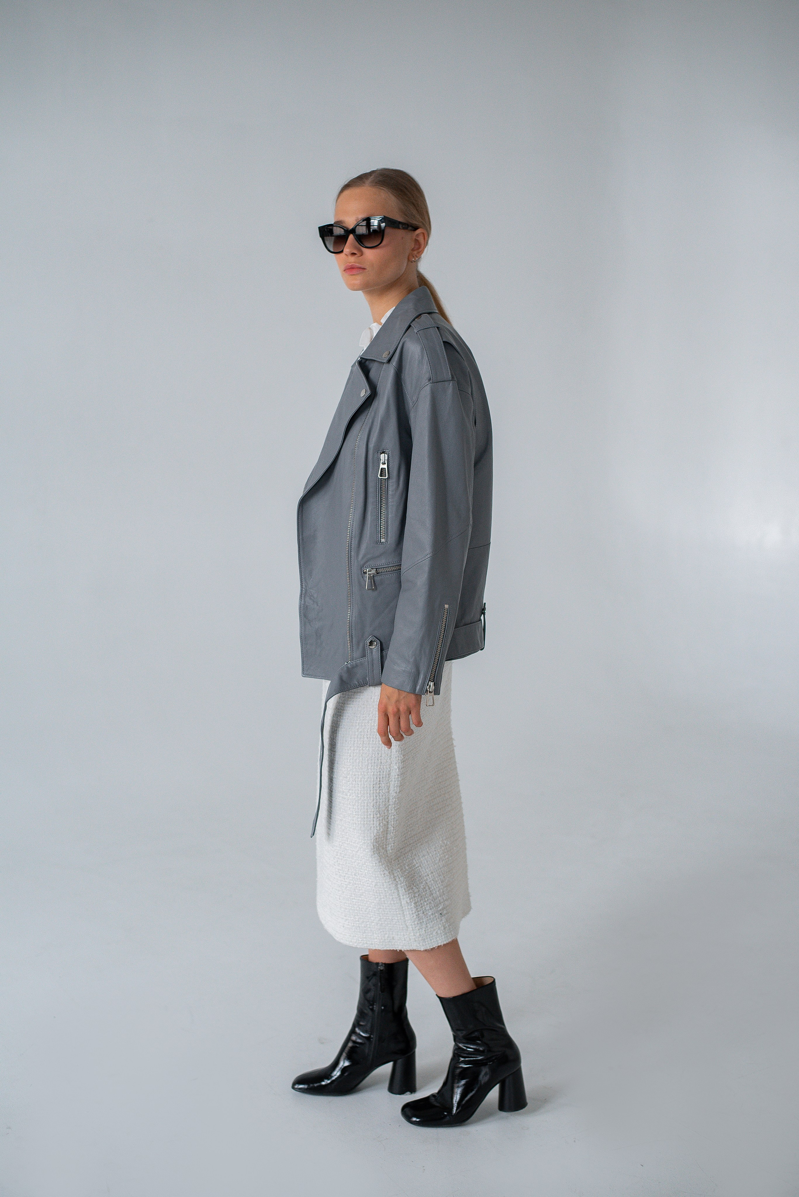 Куртки (фон). Контент фотограф в Москве Лихачева Ксения