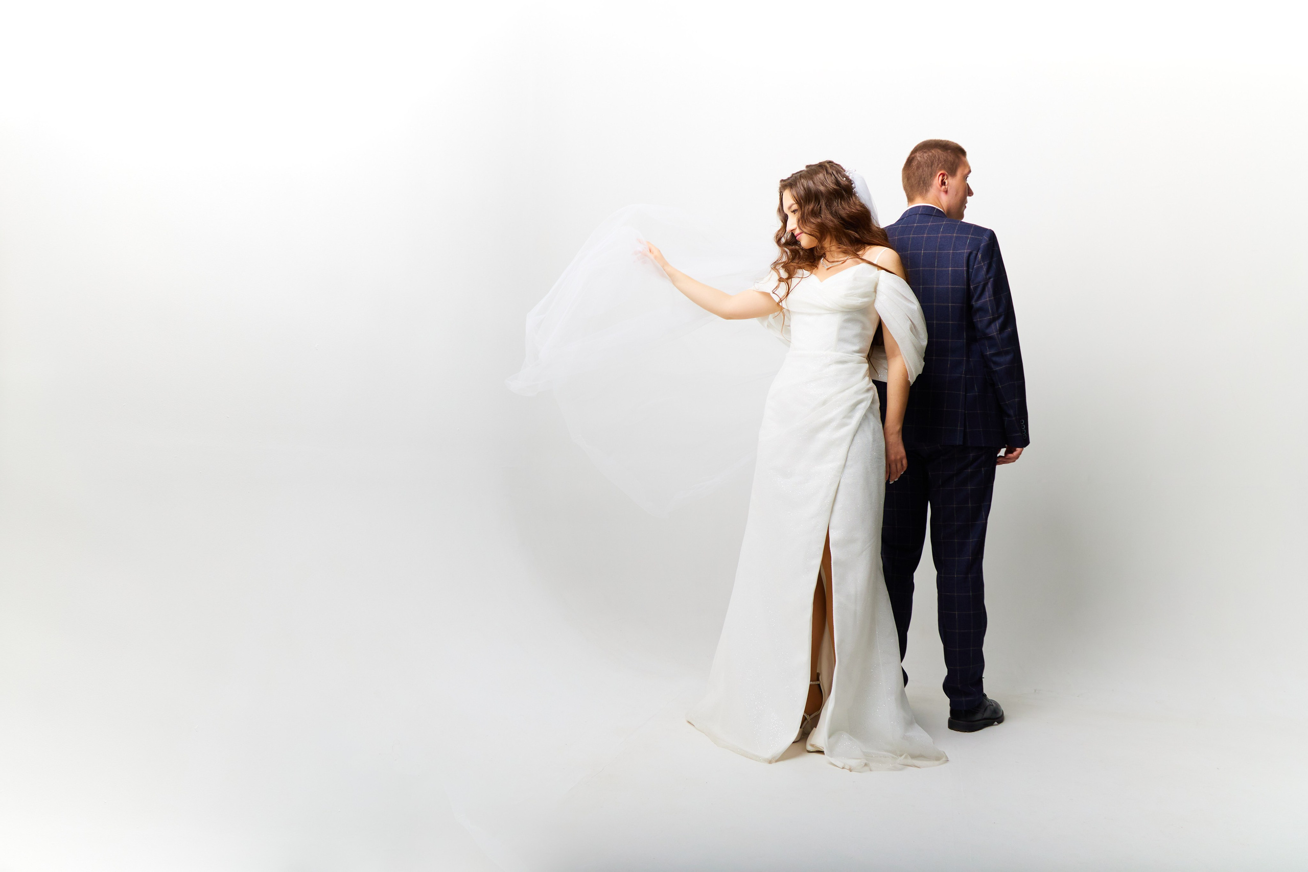 Свадебная фотосессия в студии «ЧеБэ» Самара. Свадебный видеограф и свадебный фотограф в Самаре Олег Слеб