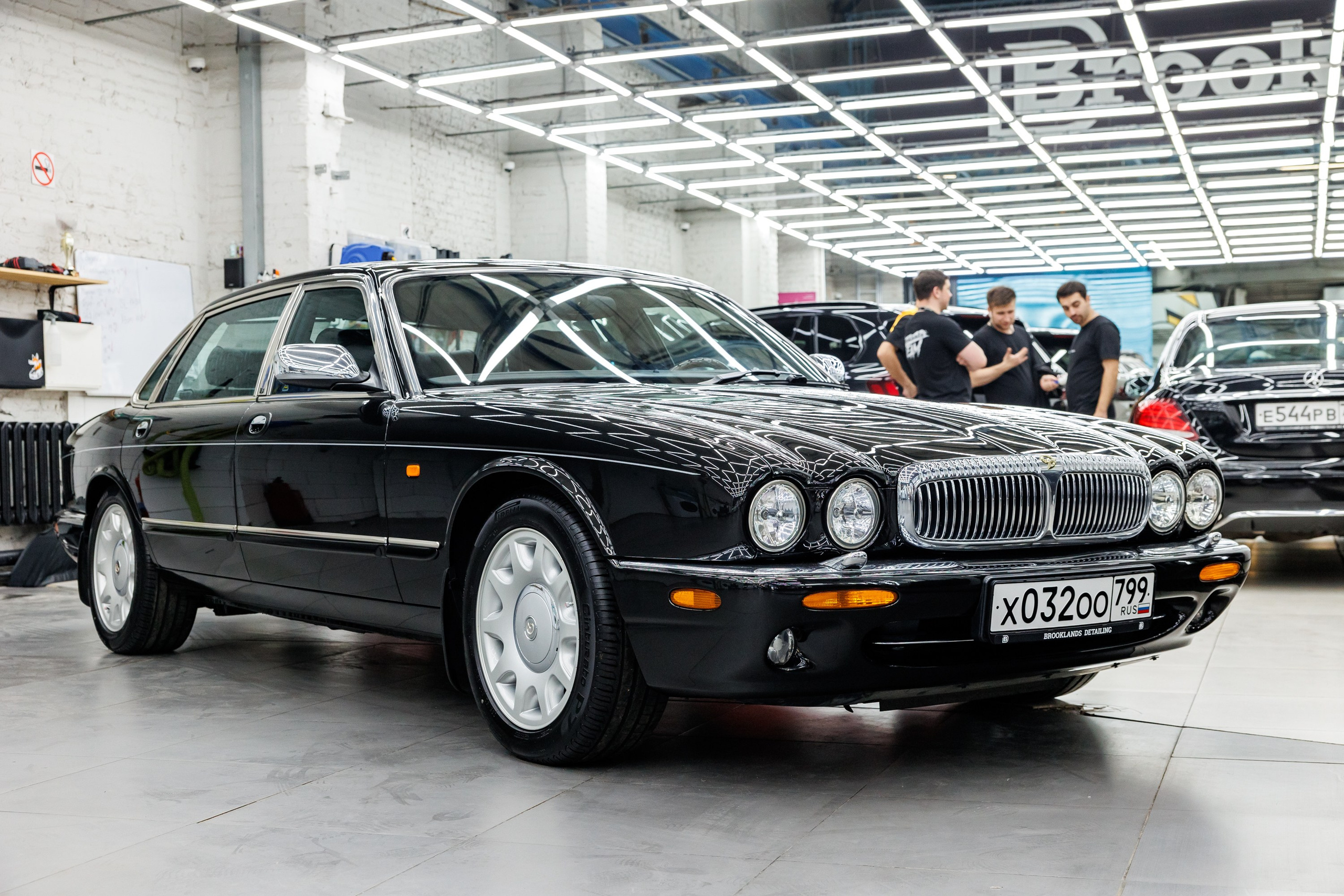 Автомобильная фотосъёмка Daimler Xj8. Фотограф Сергей Лукьянов @xapeton_photo Москва