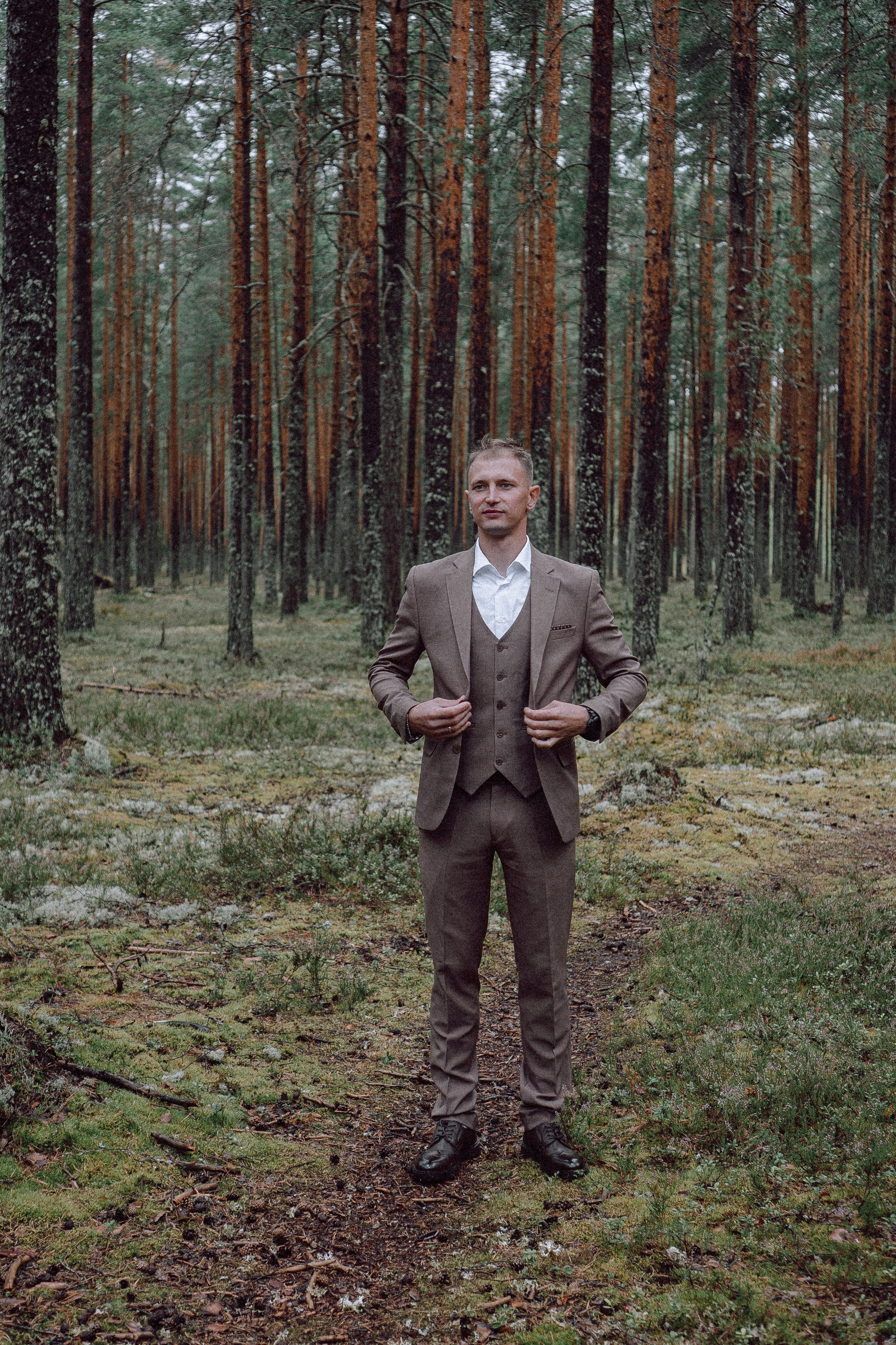 СВАДЕБНАЯ ФОТОСЕССИИЯ ПАРЫ В ГОРОДЕ ПРИОЗЕРСК В СОСНОВОМ ЛЕСУ И С ПИКАПОМ. Профессиональный фотограф, Санкт-Петербург — Виктория Богомолова