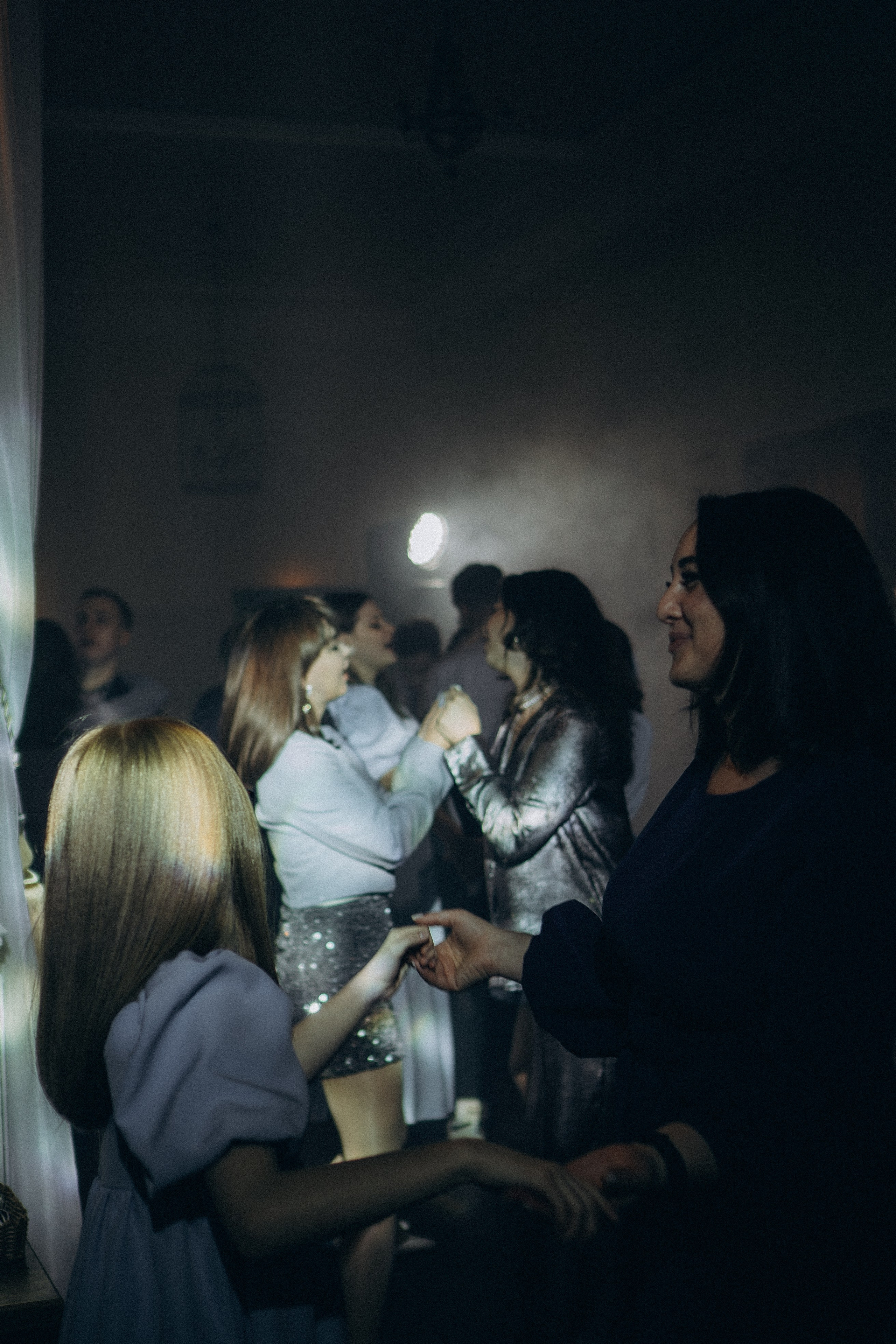 СВАДЕБНАЯ СЬЕМКА СБОРОВ В ОТЕЛЕ И ВЫЕЗД НА ЦЕРЕМОНИЮ (СНЯТО В СИБИРЕ В НИЖНЕВАРТОВСКЕ). Профессиональный фотограф, Санкт-Петербург — Виктория Богомолова