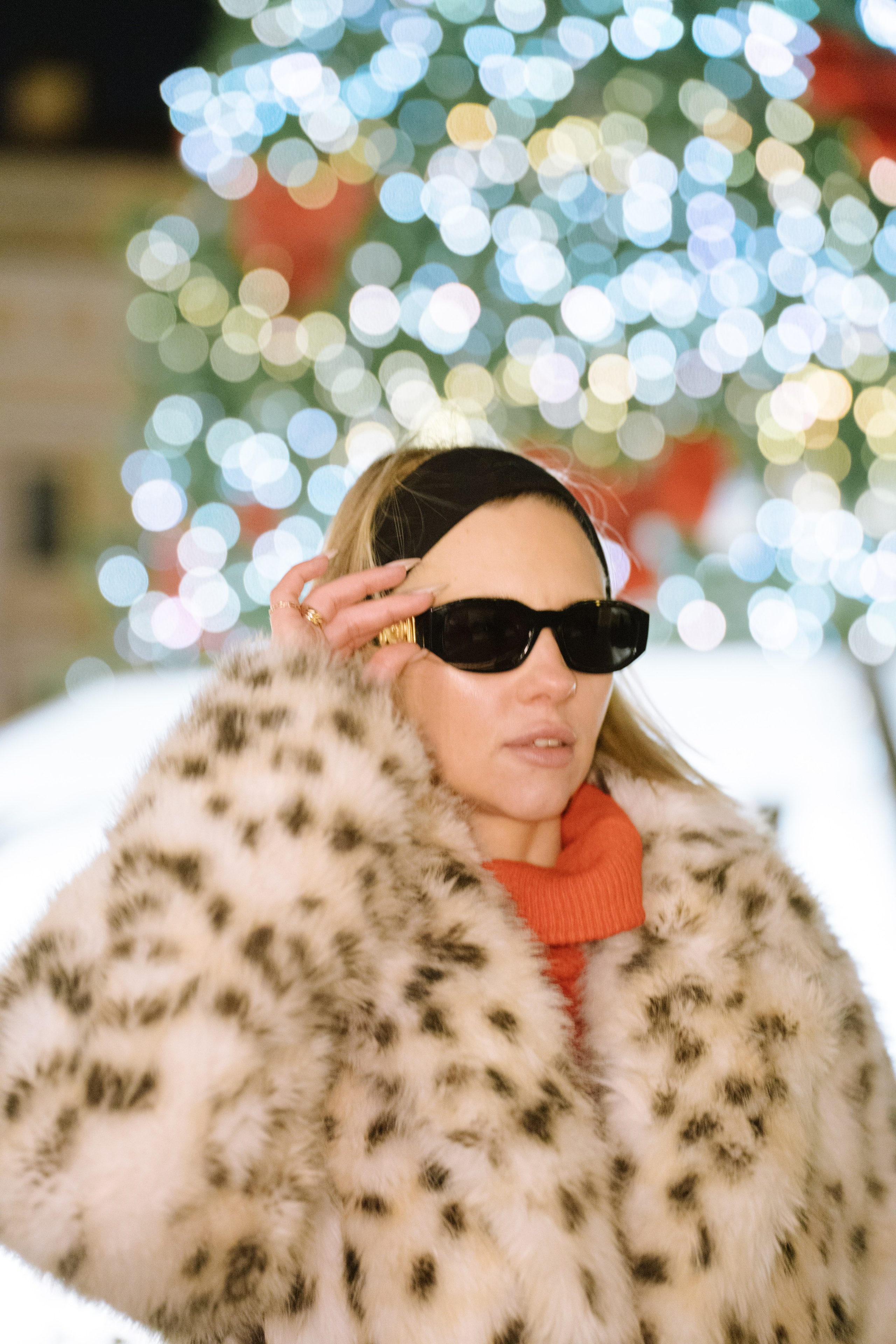 ПРОГУЛКА НА МАНЕЖНОЙ ПЛОЩАДИ ДЛЯ ДЕВУШКИ ПЕРЕД НОВЫМ ГОДОМ (НОВОГОДНЯЯ ФОТОСЕССИИЯ НА МАНЕЖНОЙ ПЛОЩАДИ). Профессиональный фотограф, Санкт-Петербург — Виктория Богомолова