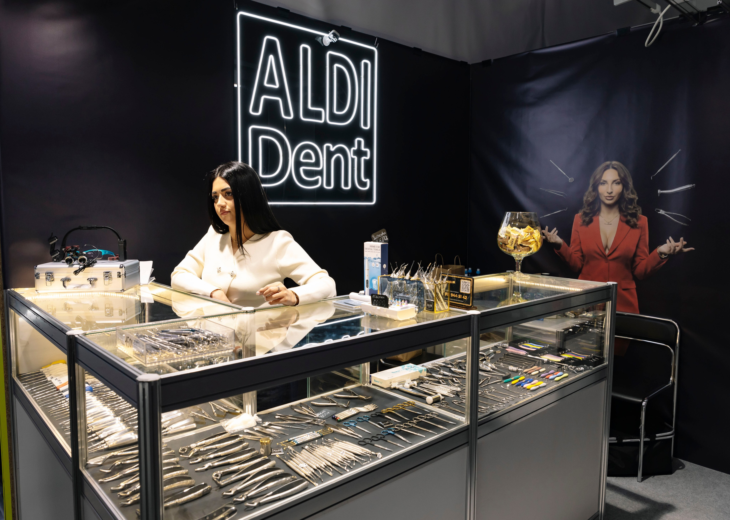 Стоматологическая выставка Dental Salon 2026. Профессиональный фотограф в Москве | Заказать фотосессию и съемку