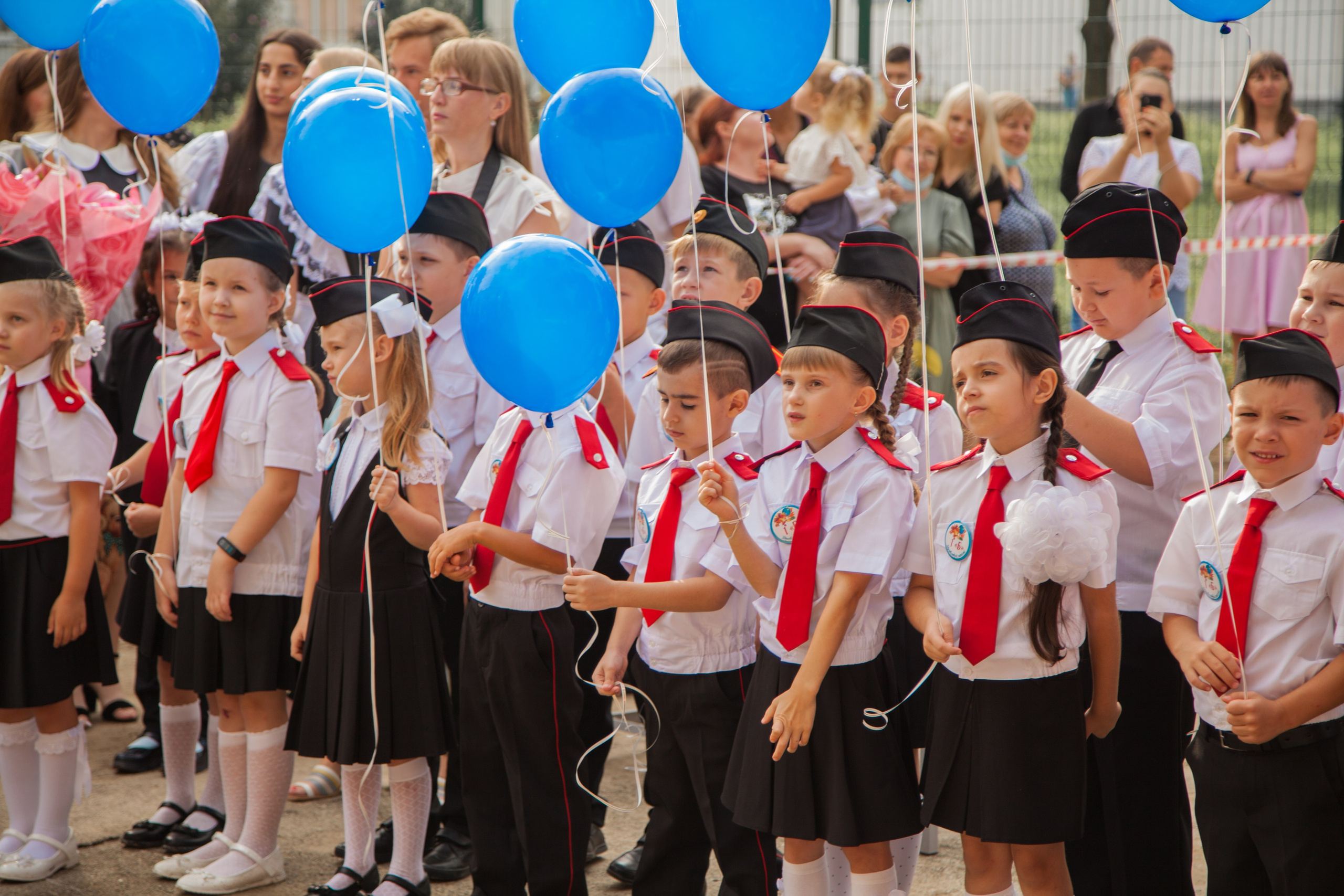 Линейка 1 сентября. Свадебный и семейный фотограф в Армавире