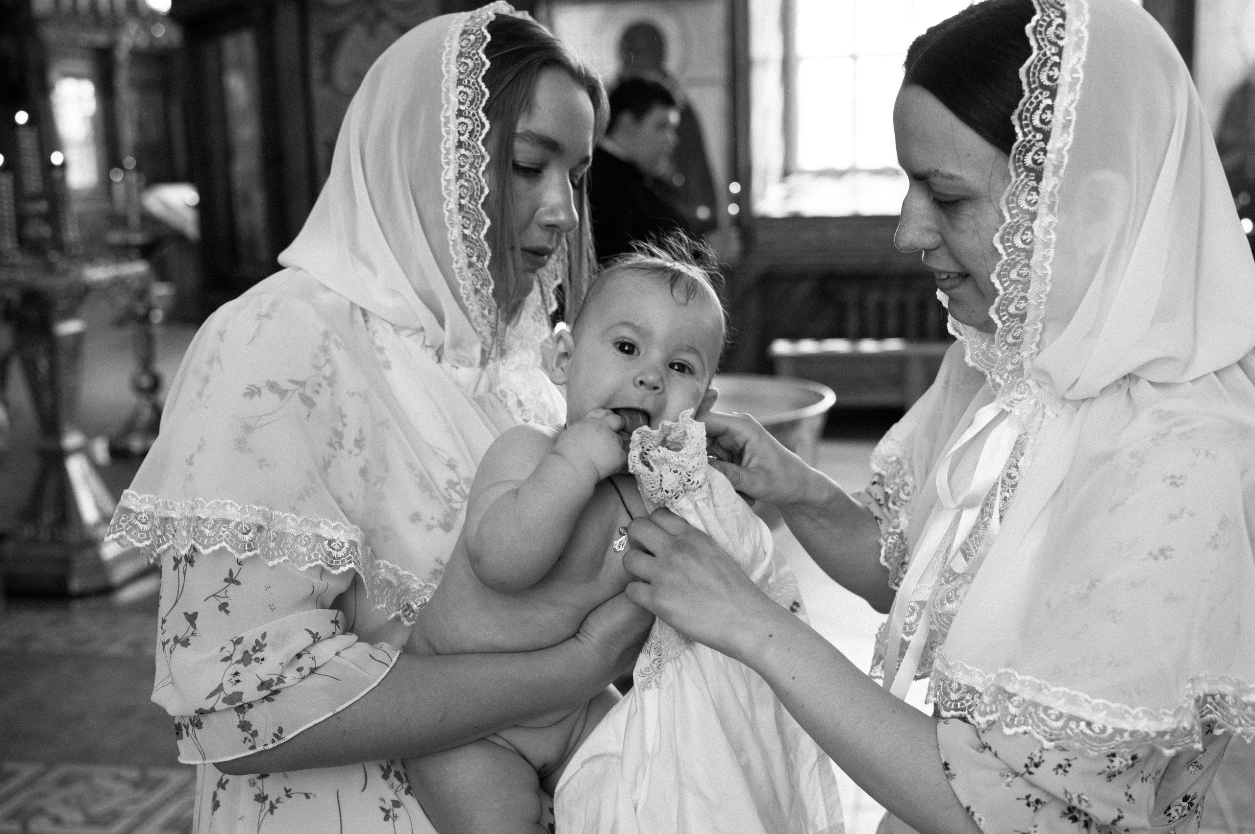 Таинство Крещения Дарьи (Храм Преполовения Пятидесятницы). Фотограф Ярута Оксана / Ростов-на-Дону