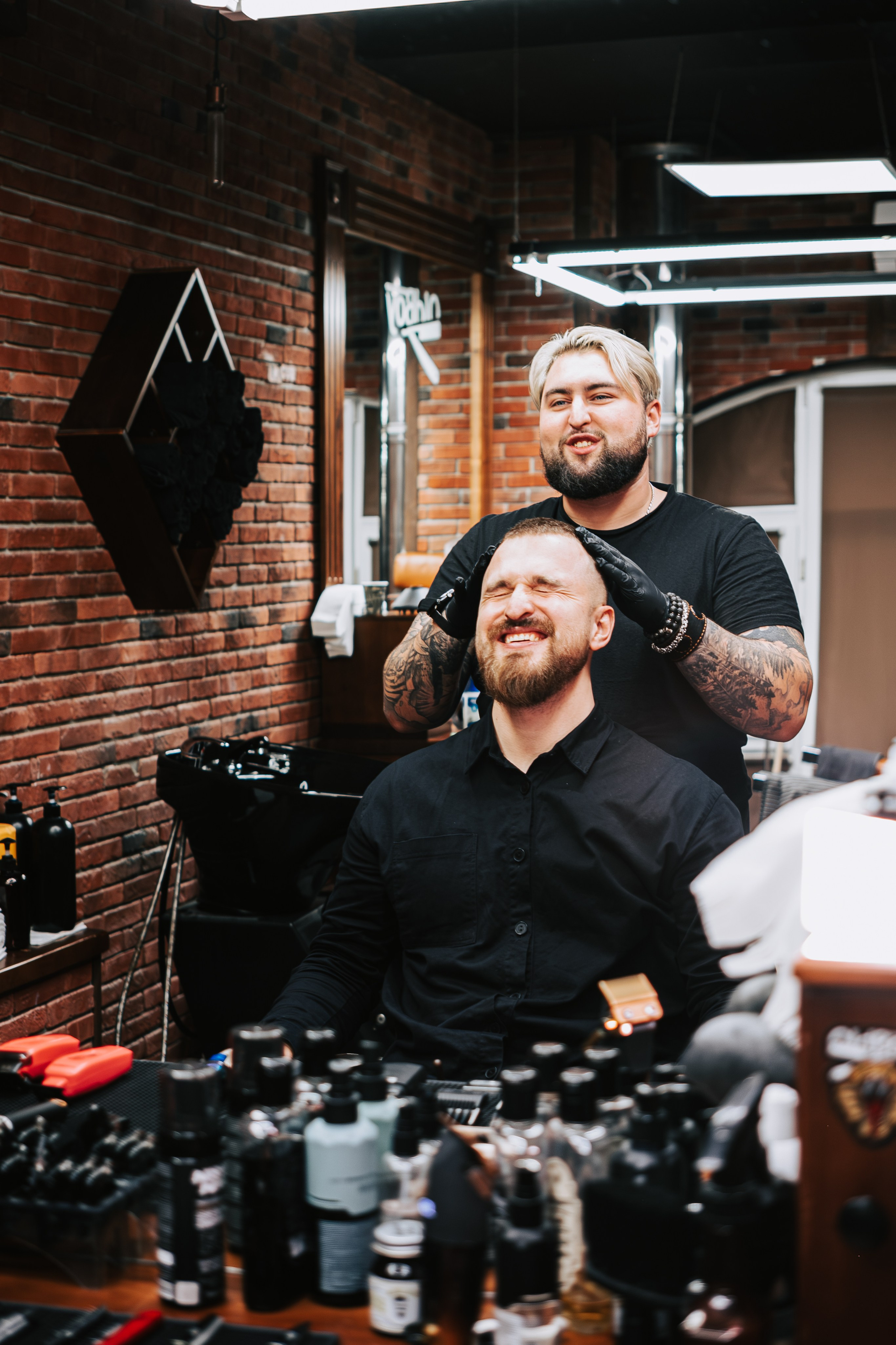 Контент-съемка барбершоп OLDBOY. Коммерческий и Портретный Фотограф Симферополь Крым Максим Махо