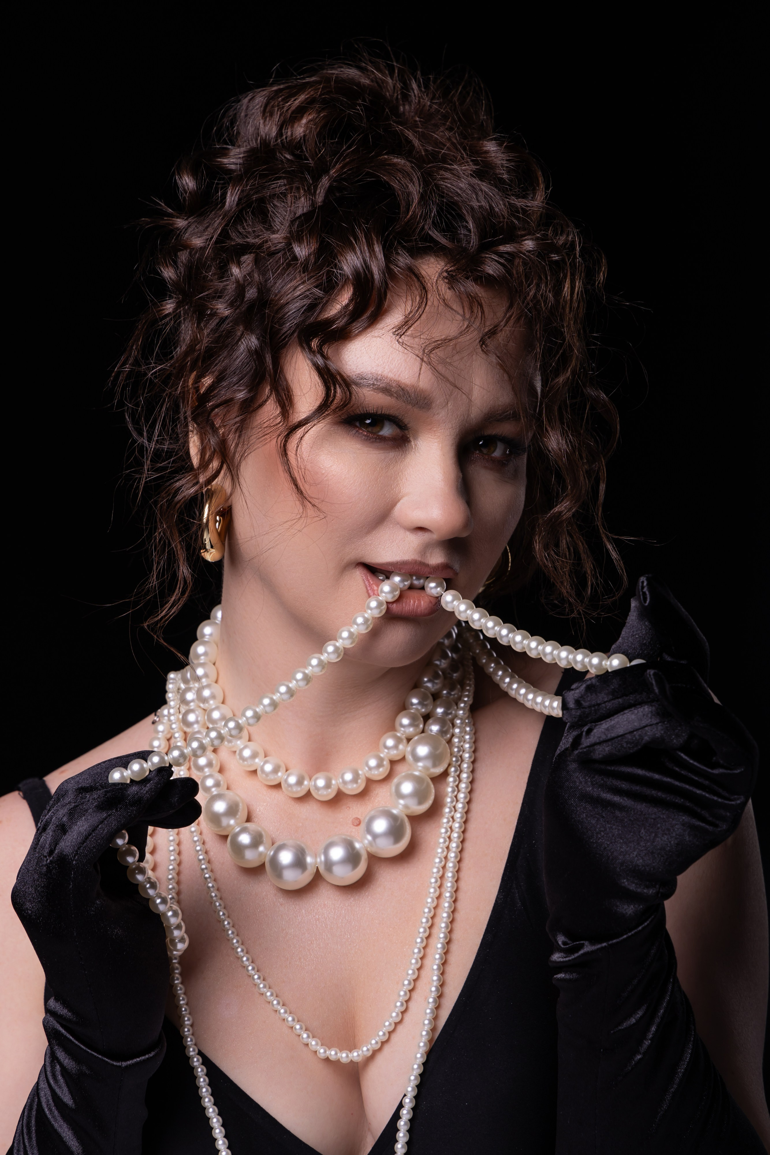 Ольга в фотостудии. Фотограф свадебный, репортажный, индивидуальный, фото для маркетплейсов, брендов, автосалонов