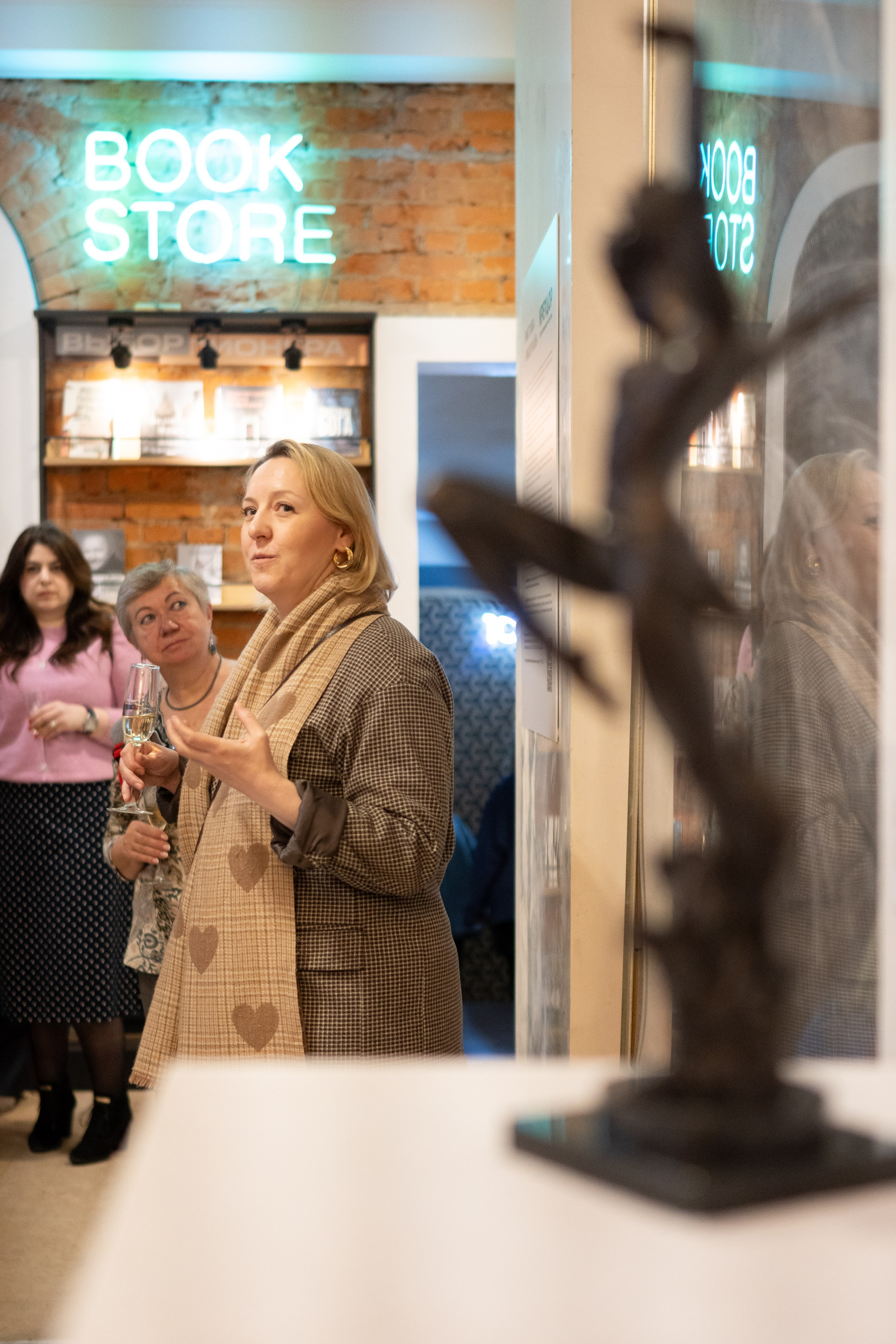 Выставка «Мы и Майя» — экскурсия и дегустационный ужин. Фотограф и видеограф в Москве Анна Матюхина