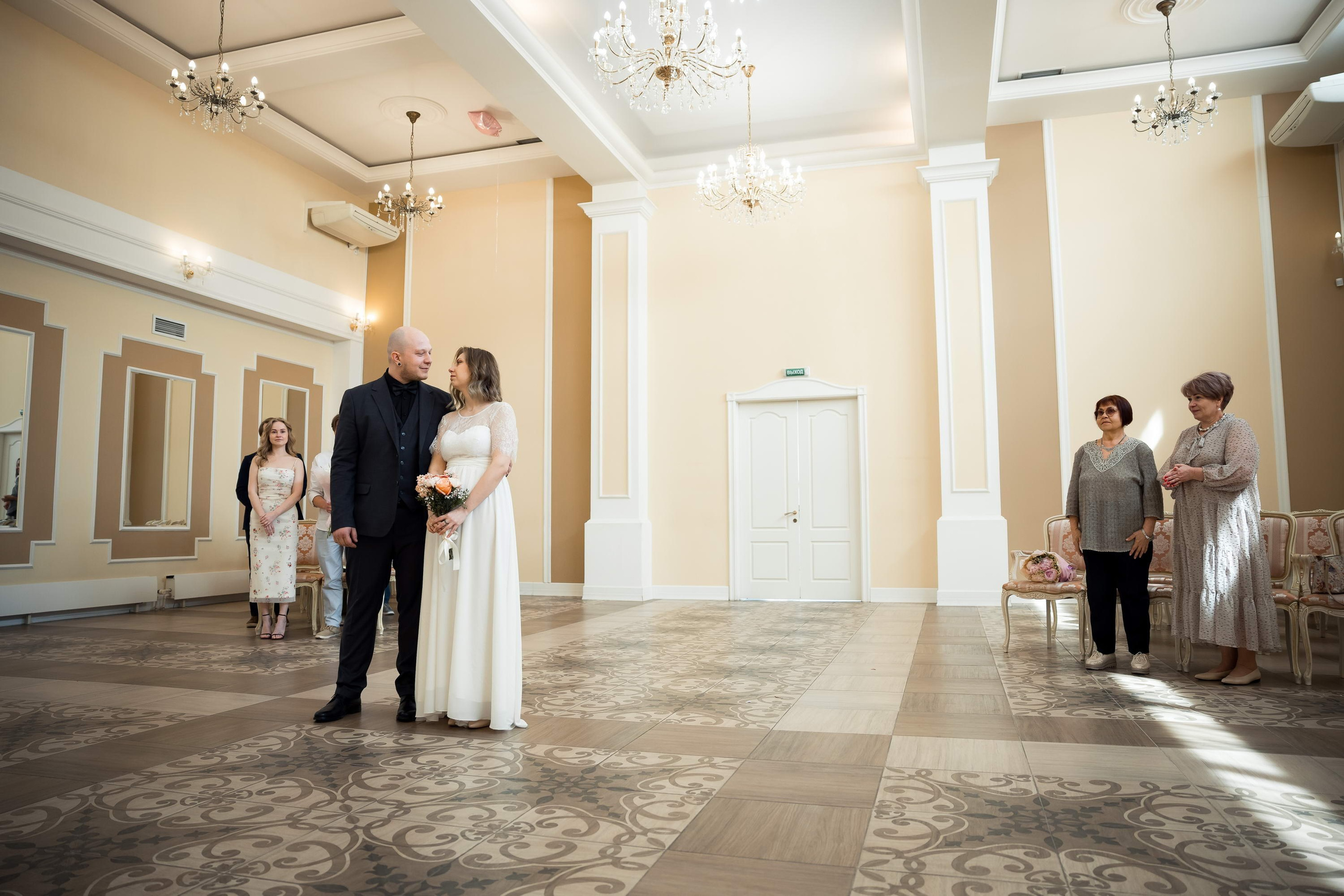 ЗАГС Калининского района. Свадебный фотограф Игорь Брундасов 8PHOTO на свадьбу венчание загс СПб