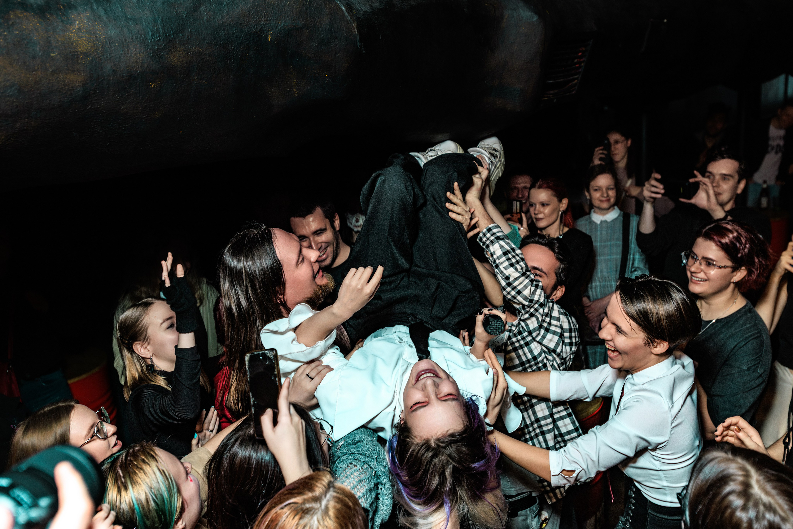 SARA. Репортажный фотограф Екатеринбург | Яркий, качественный репортаж | Концерты, клубы, репортаж, праздники, корпоративы