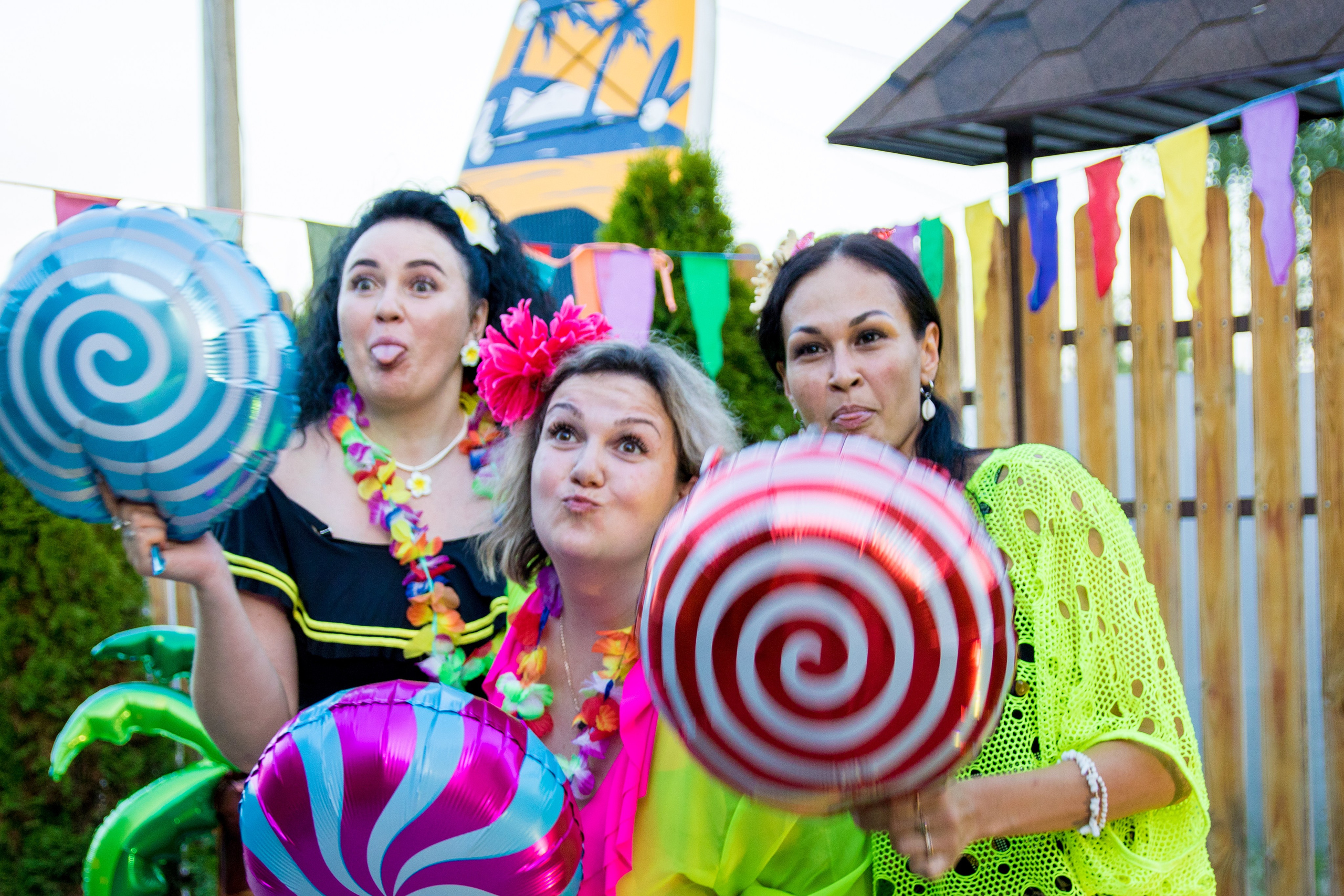 Тематические вечеринки с ведущей Мариной Гребенниковой. Организатор праздников. Ведущая Марина Гребенникова