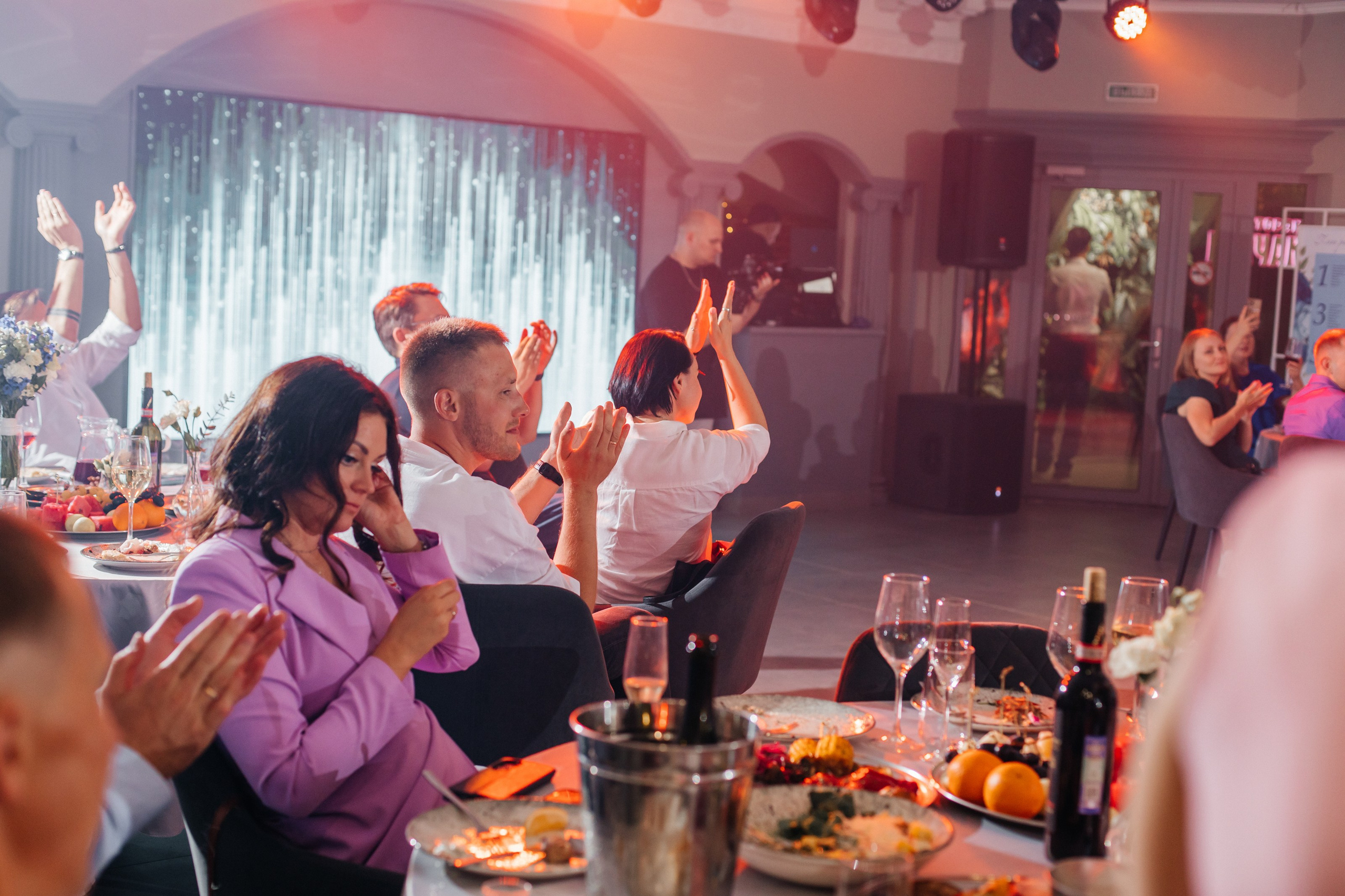 Саша & Валя. Свадебный и портретный фотограф в Омске Антон Карев